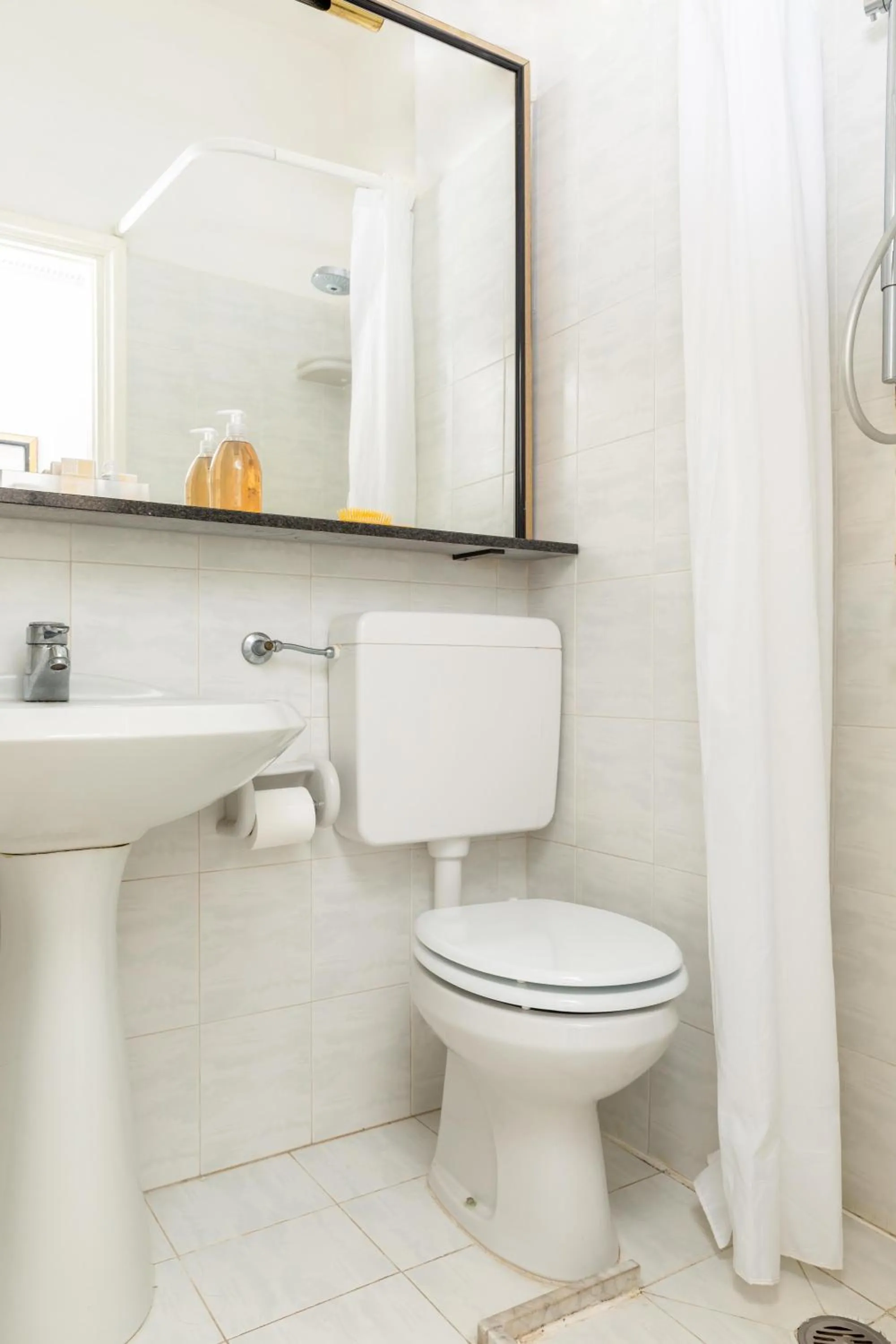 Bathroom in Hotel Il Telamonio