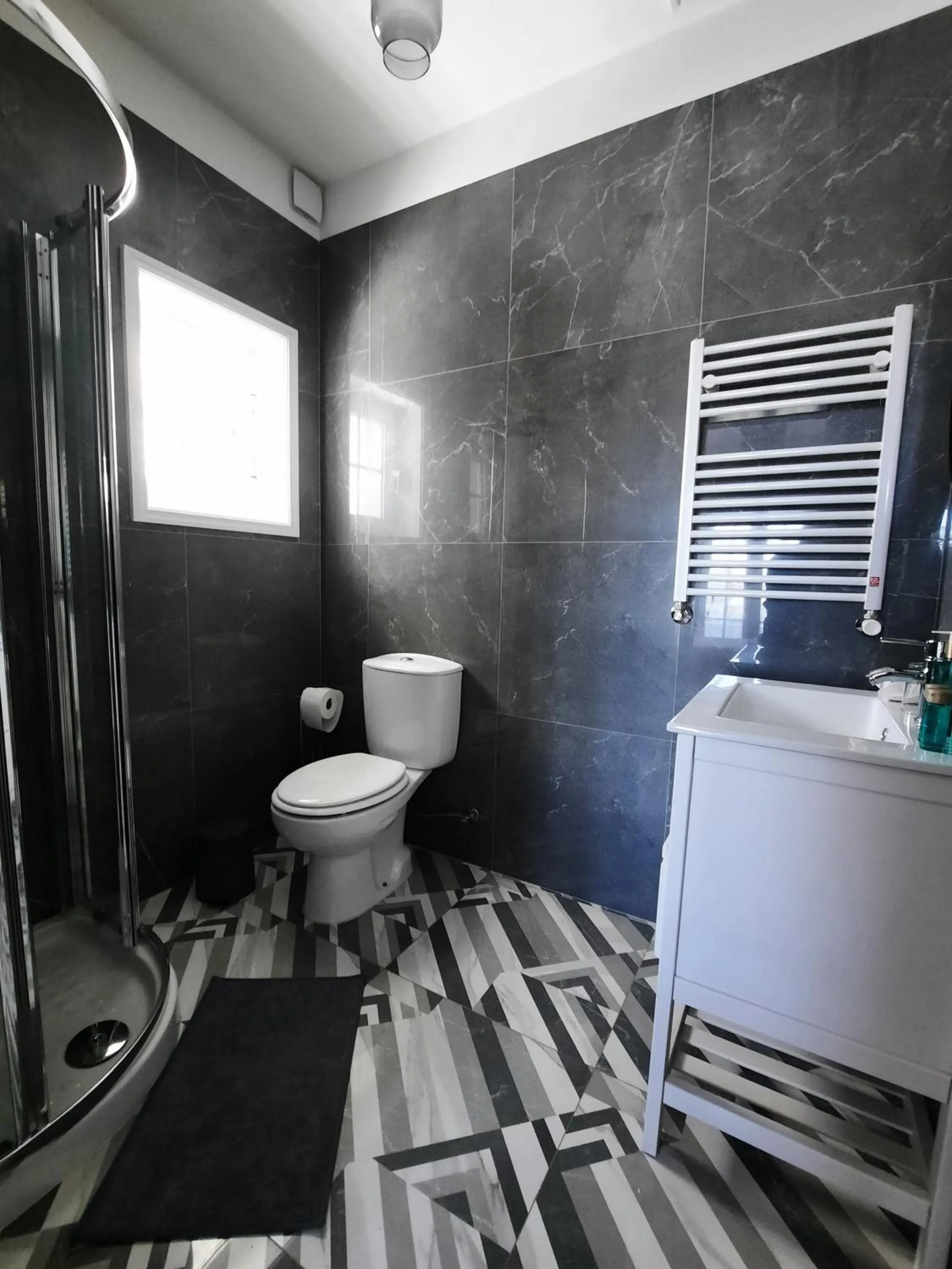 Bathroom in Smiling Places - Guest House in Labruge