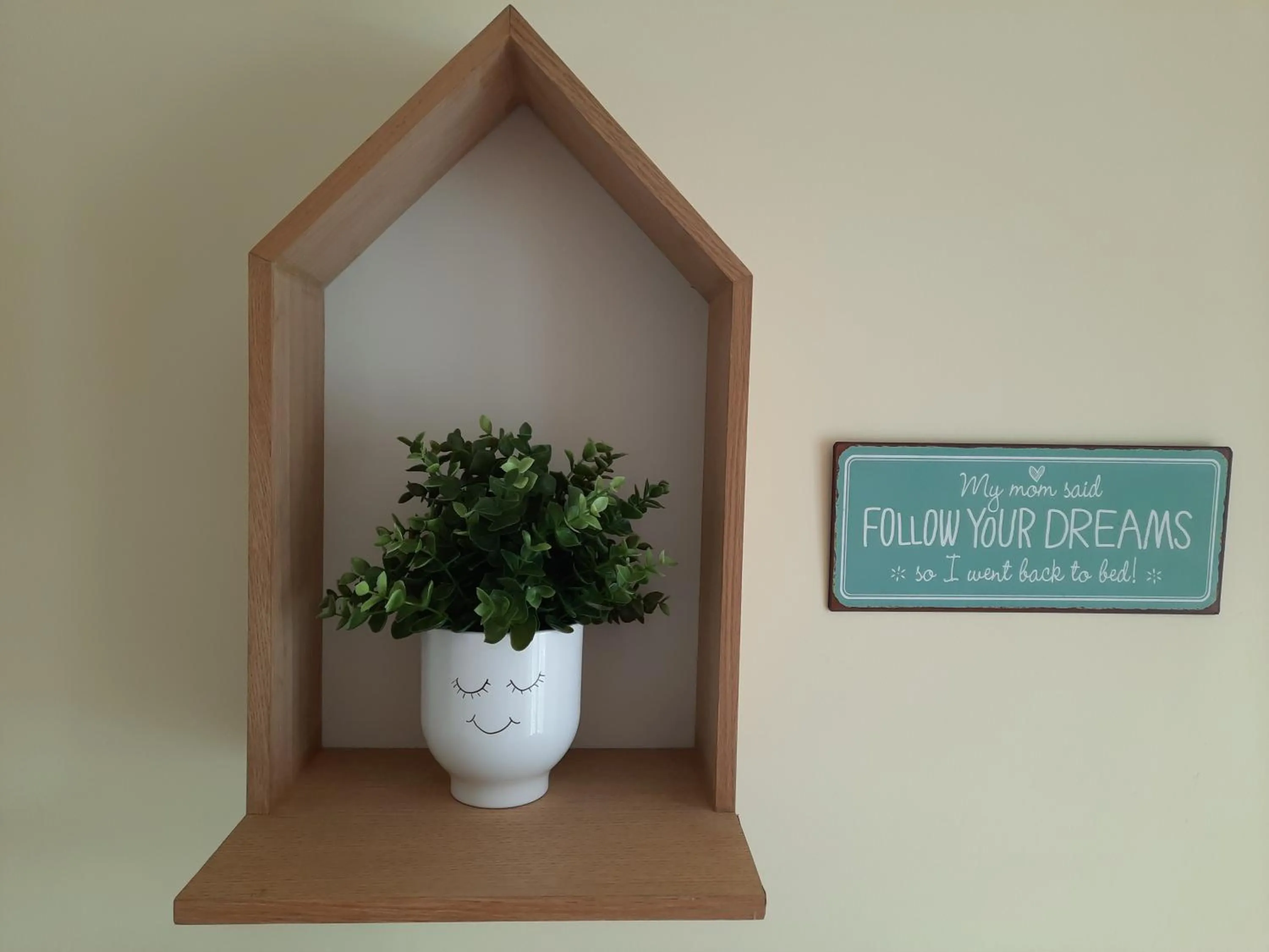 Decorative detail in Smiling Places - Guest House in Labruge