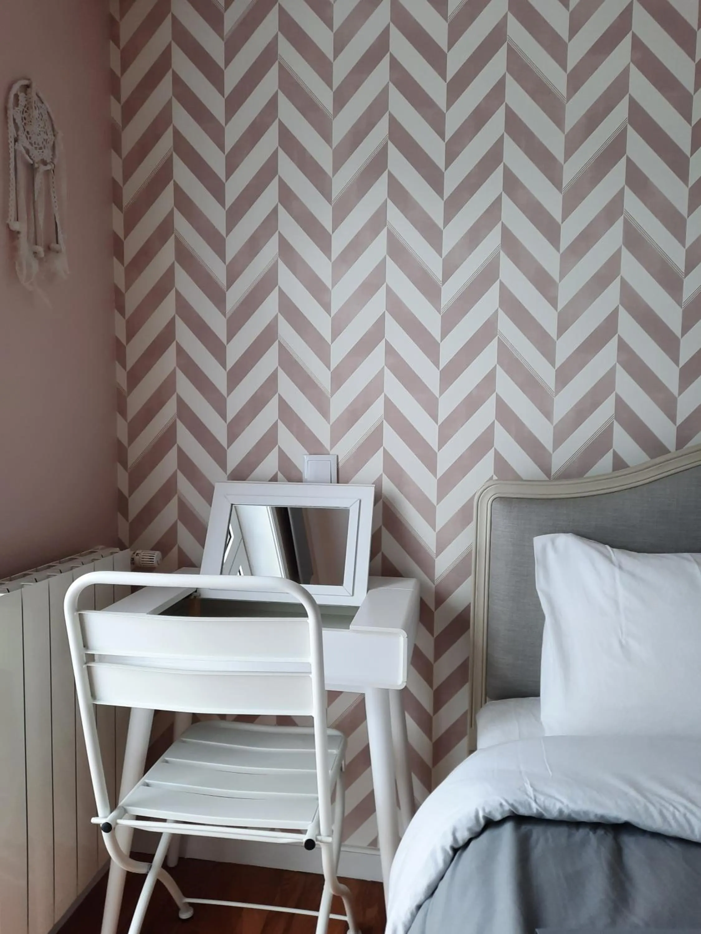 Seating area, Bed in Smiling Places - Guest House in Labruge
