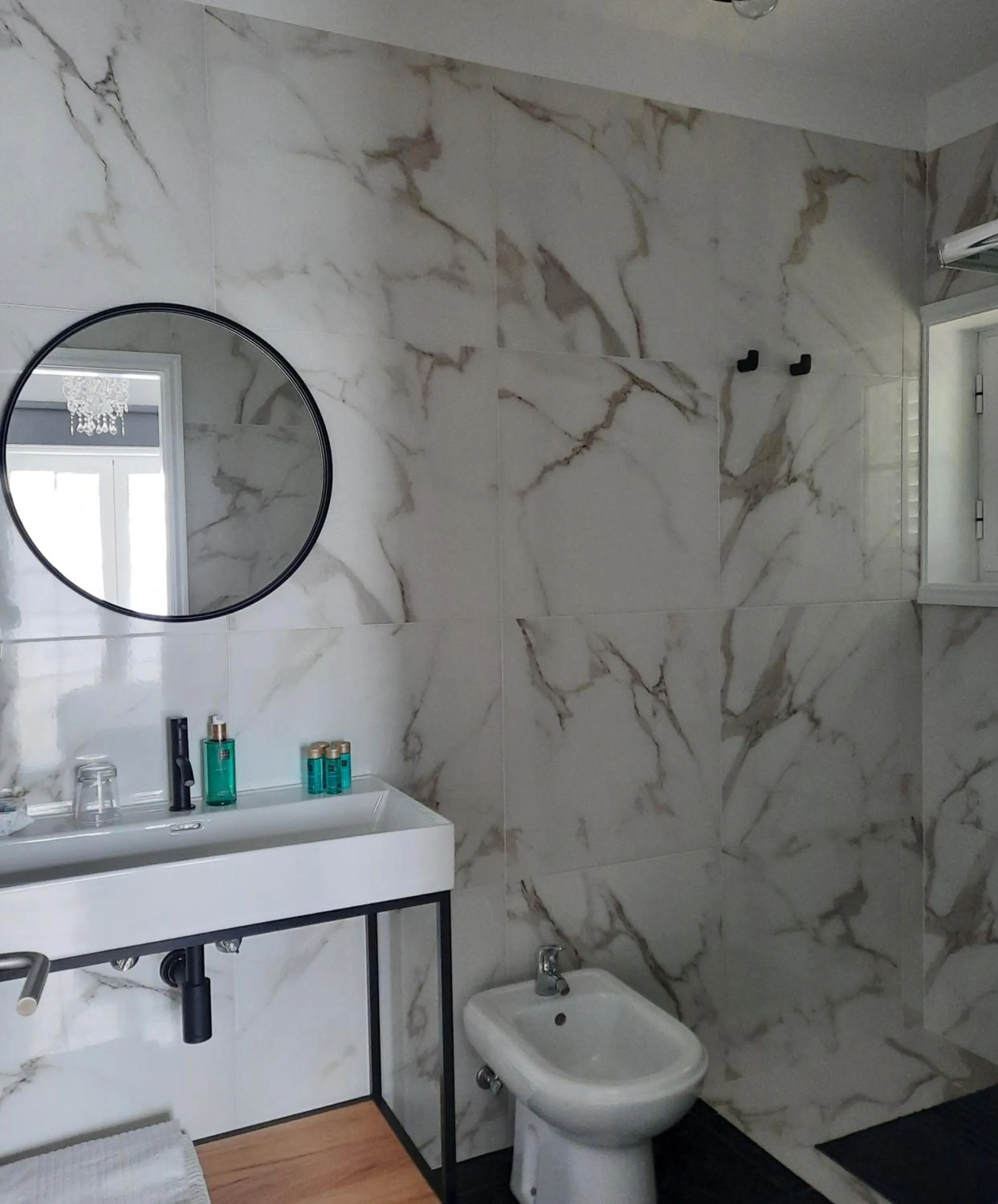 Bathroom in Smiling Places - Guest House in Labruge