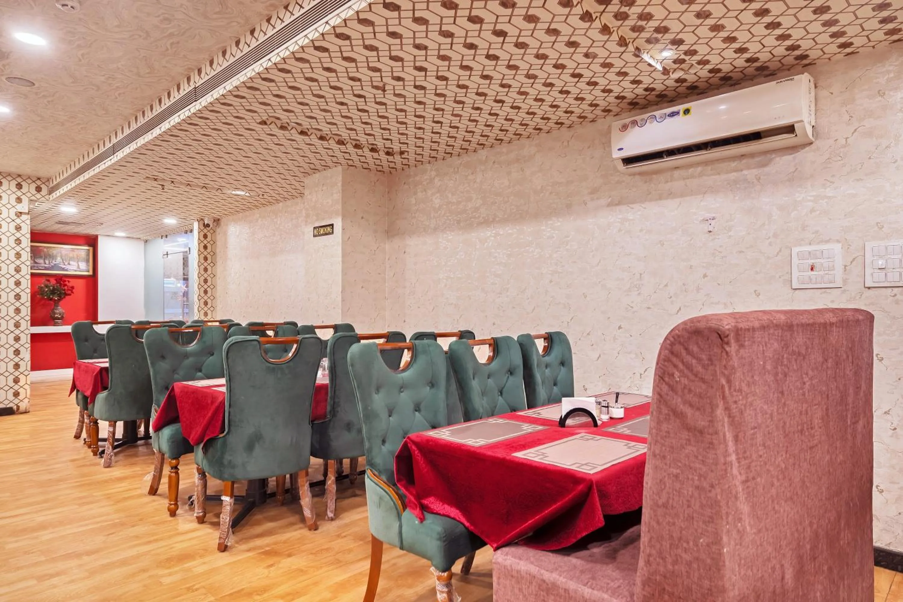 Restaurant/places to eat in Hotel SM Deccan Park Airport Zone Shamshabad Hyderabad