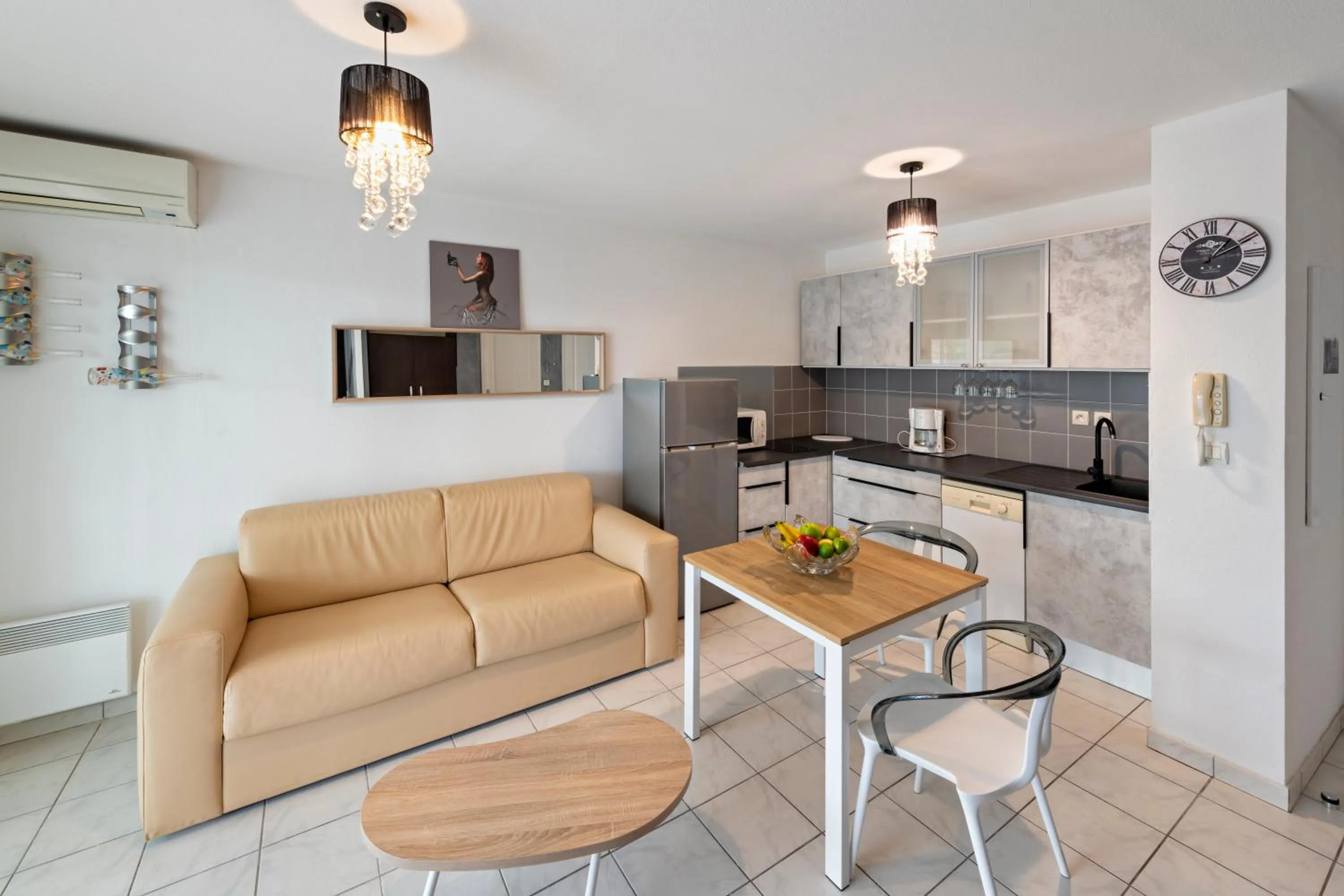 Kitchen or kitchenette in Le Jardin de Babylone Résidence Festive & Naturiste "réservé aux couples uniquement"