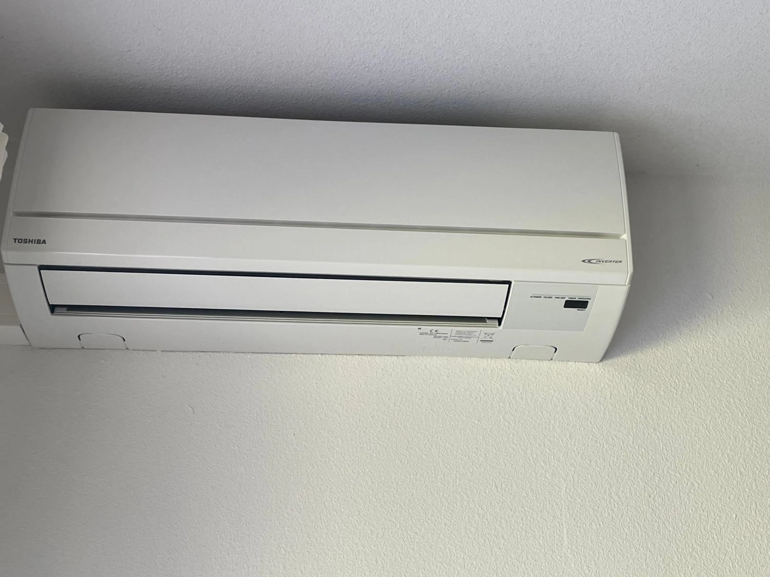 air conditioner in Le Jardin de Babylone Résidence Festive & Naturiste "réservé aux couples uniquement"