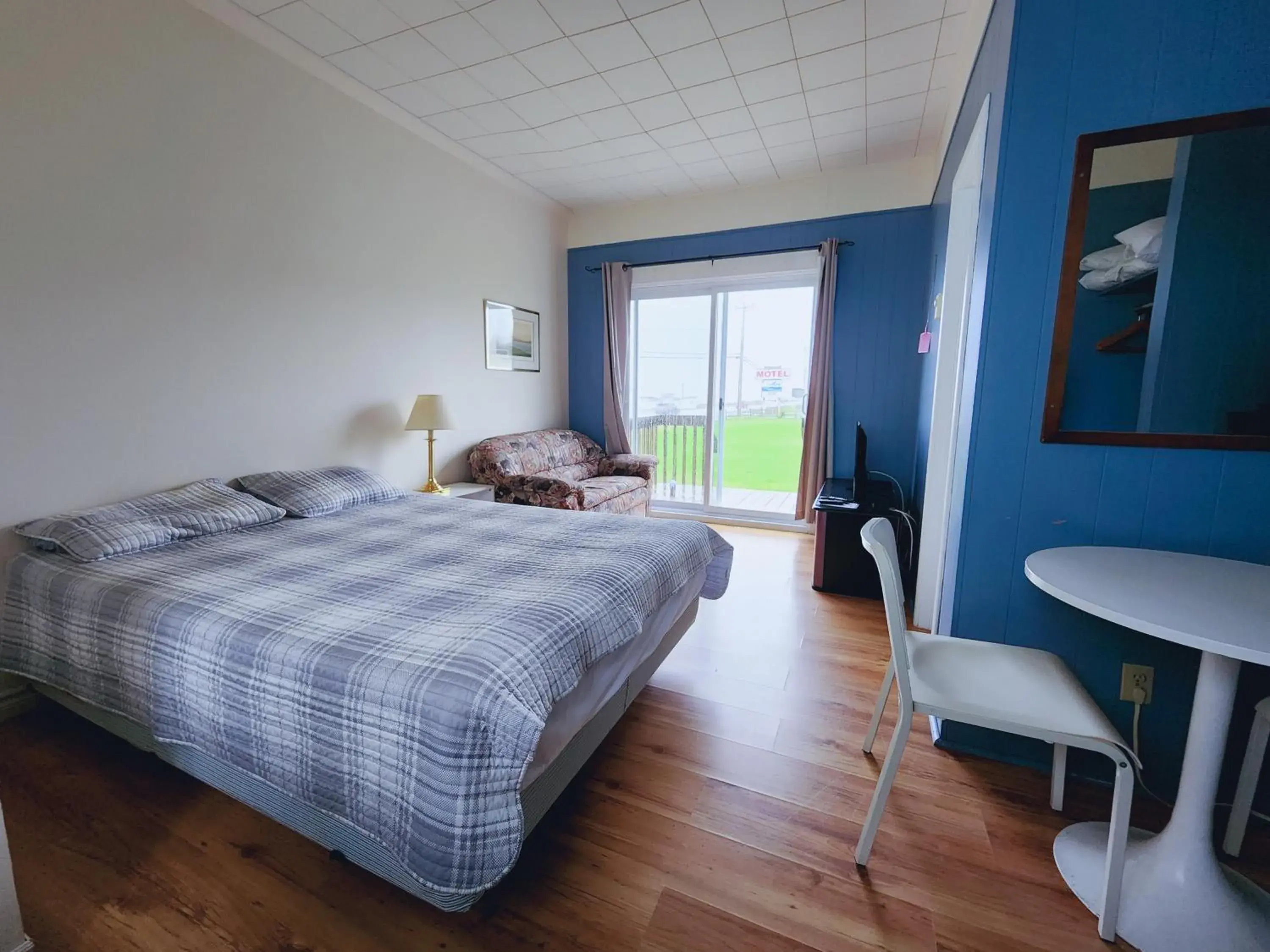 Queen Room with Sea View in Motel de la mer Queen Room with Sea View in Motel de la mer