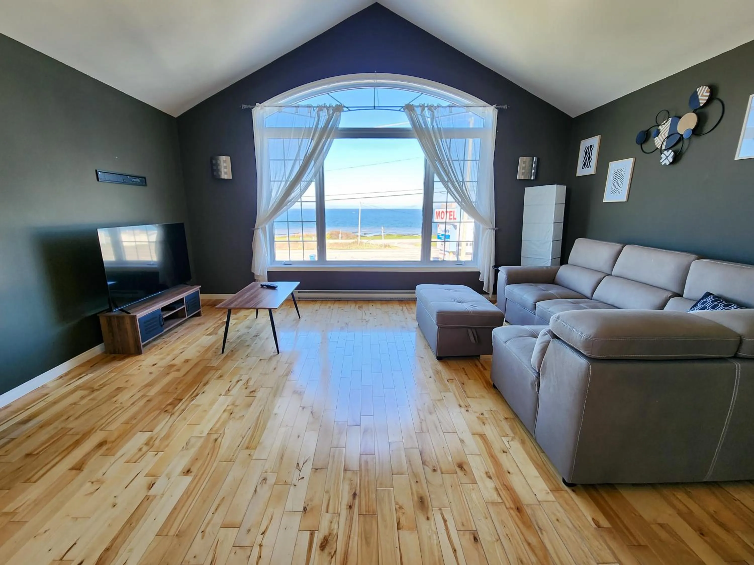 TV and multimedia in Motel de la mer