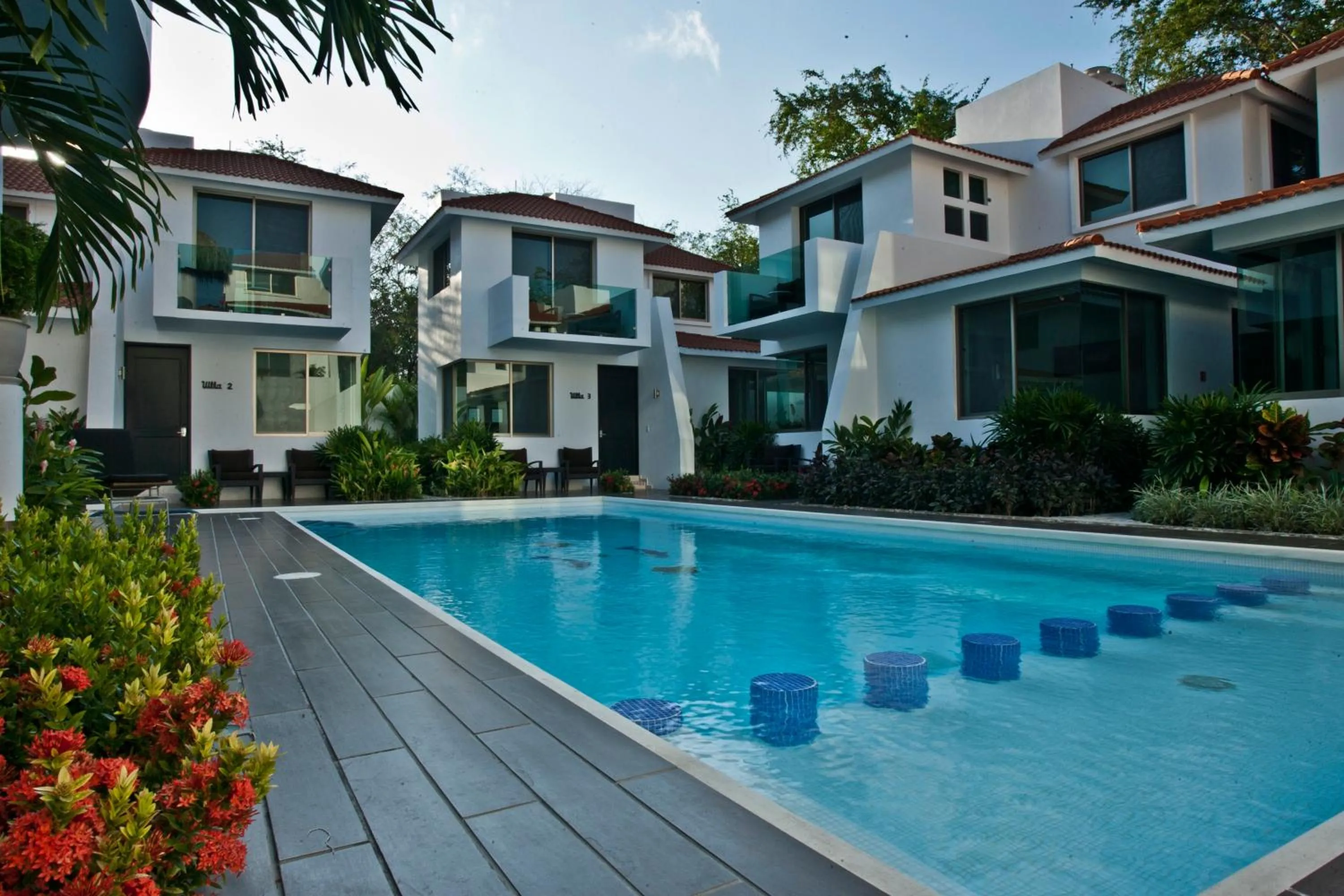 Swimming pool in Villas Maria Isabel