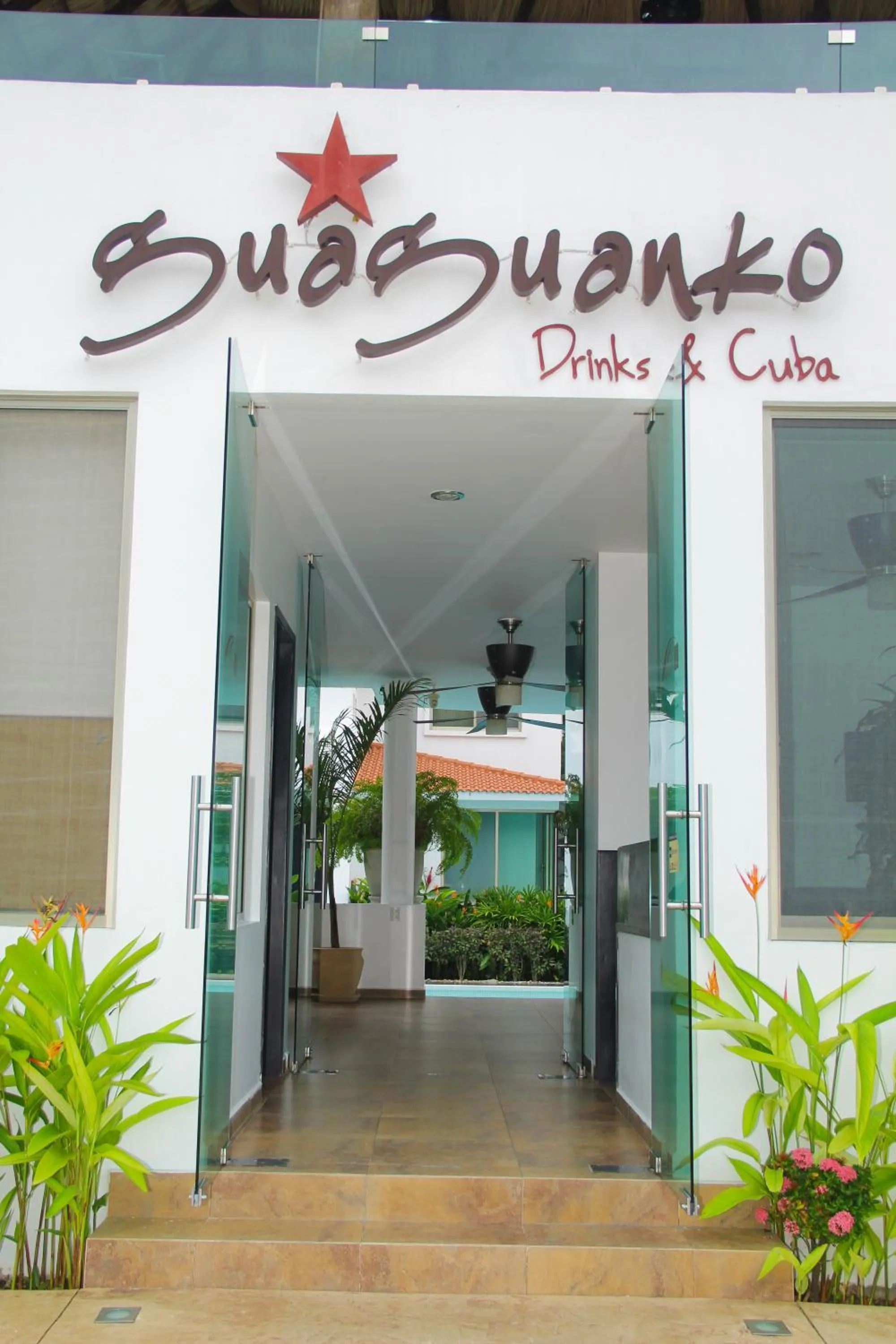 Facade/entrance in Villas Maria Isabel