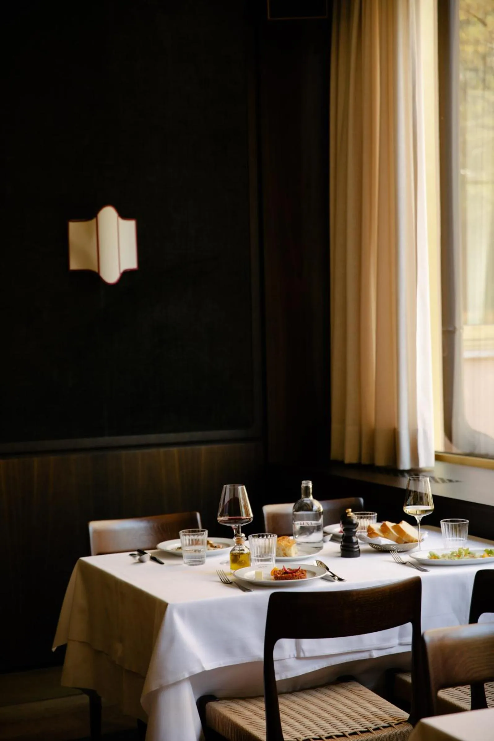 Restaurant/places to eat in Parkhotel Mondschein, a Member of Design Hotels