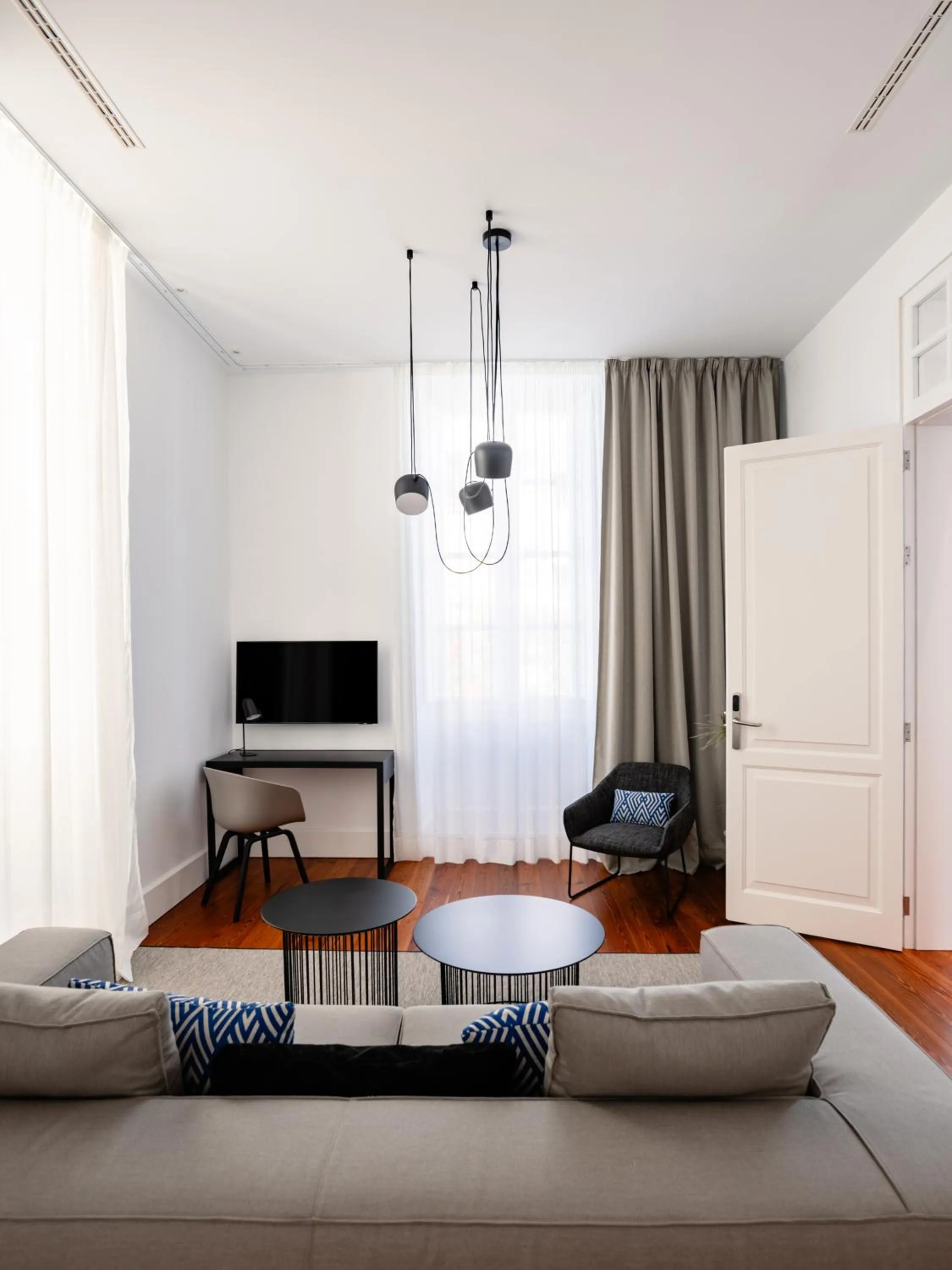 TV and multimedia in The Park Suites by IRES LAR