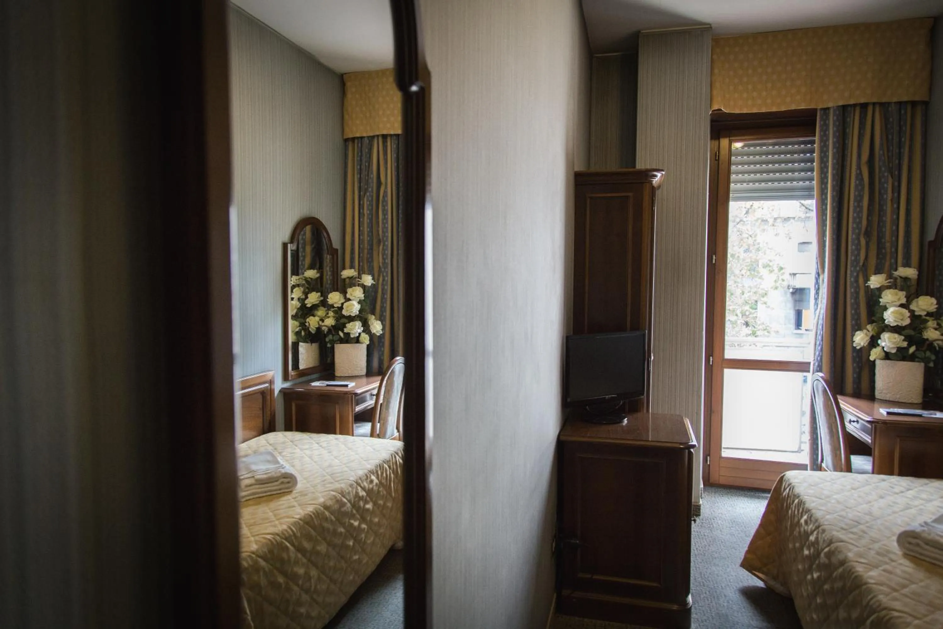 Day, Bed in Hotel Accursio