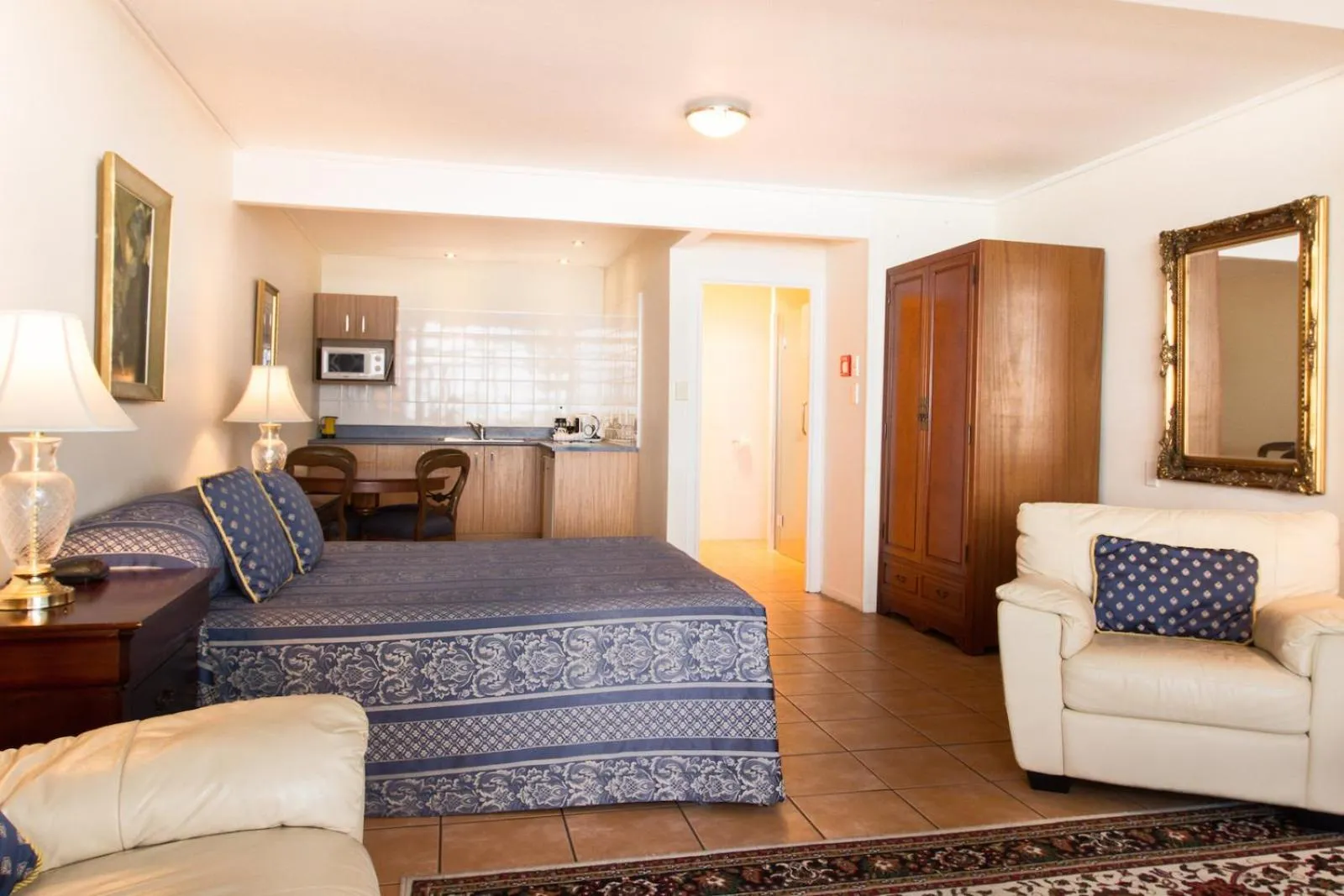 Bed in Commodores Lodge