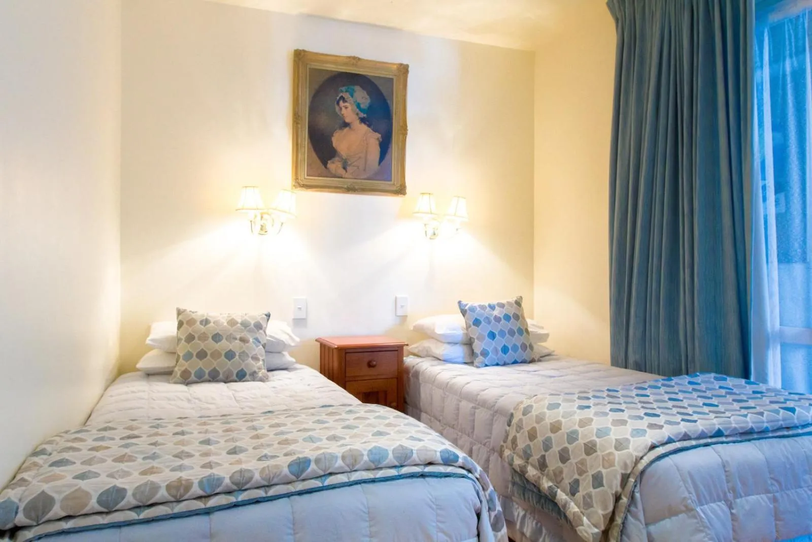 Bed in Commodores Lodge