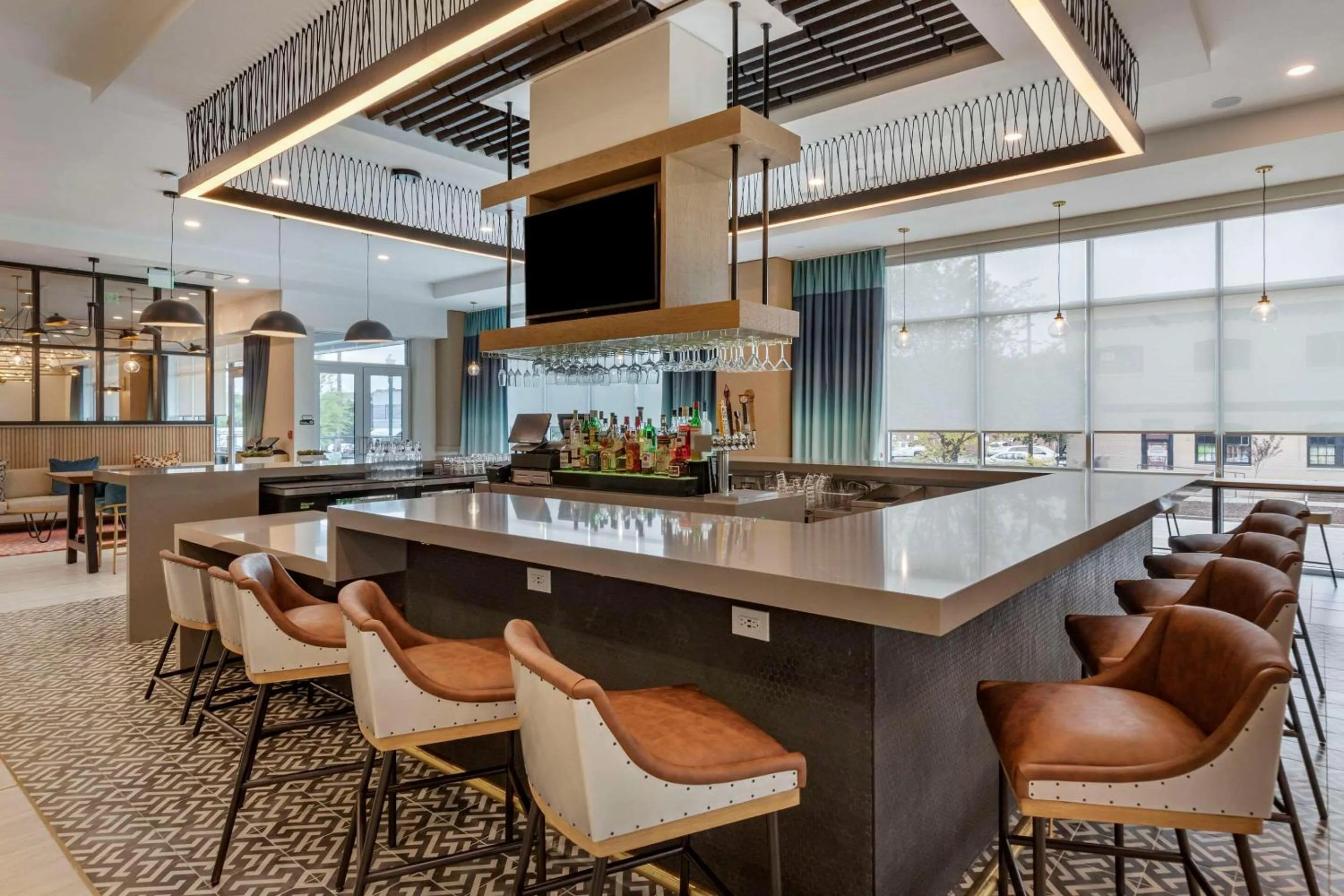 Restaurant/places to eat in Cambria Hotel Columbia Downtown the Vista