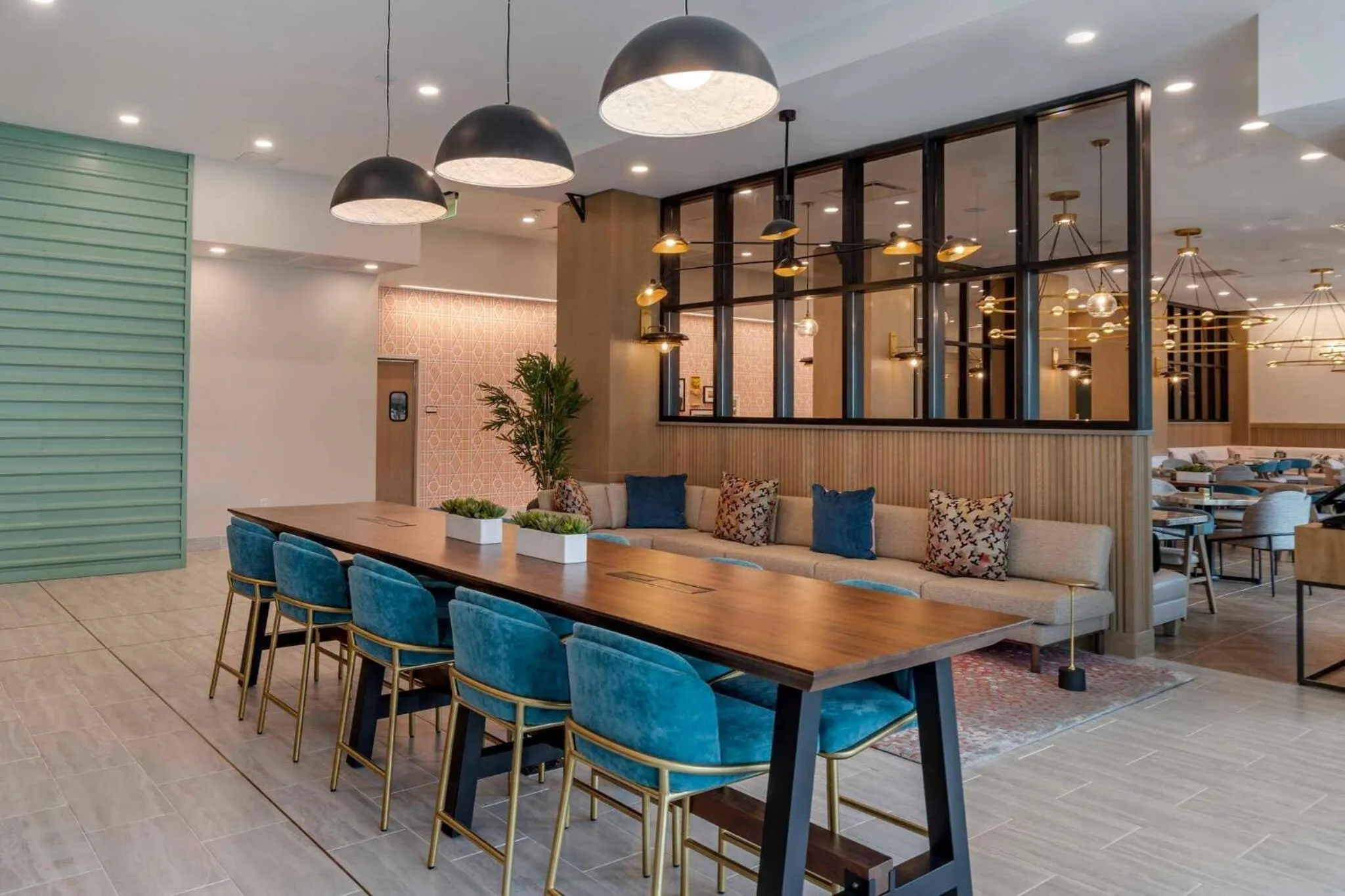 Restaurant/places to eat in Cambria Hotel Columbia Downtown the Vista