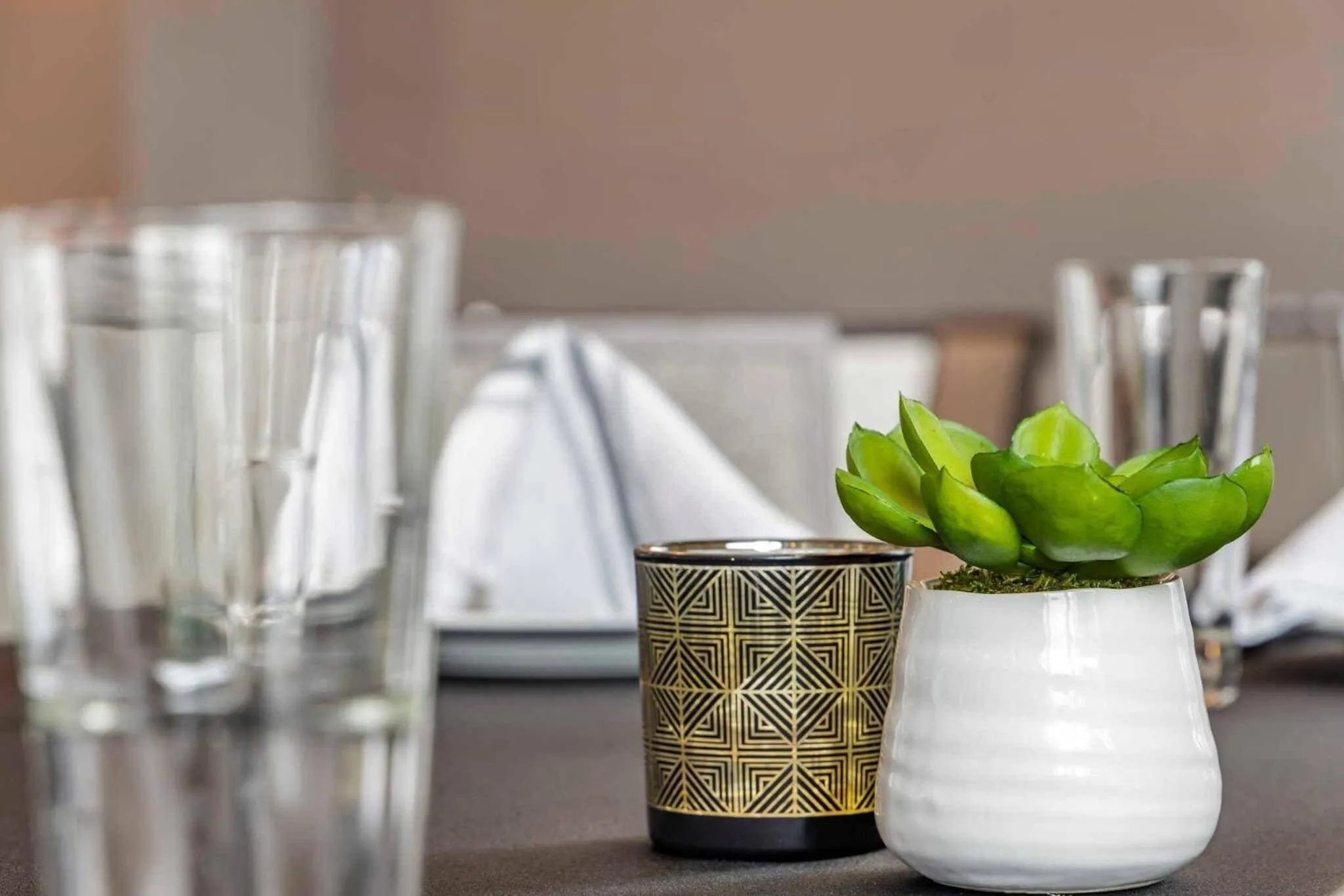 Restaurant/places to eat in Cambria Hotel Columbia Downtown the Vista