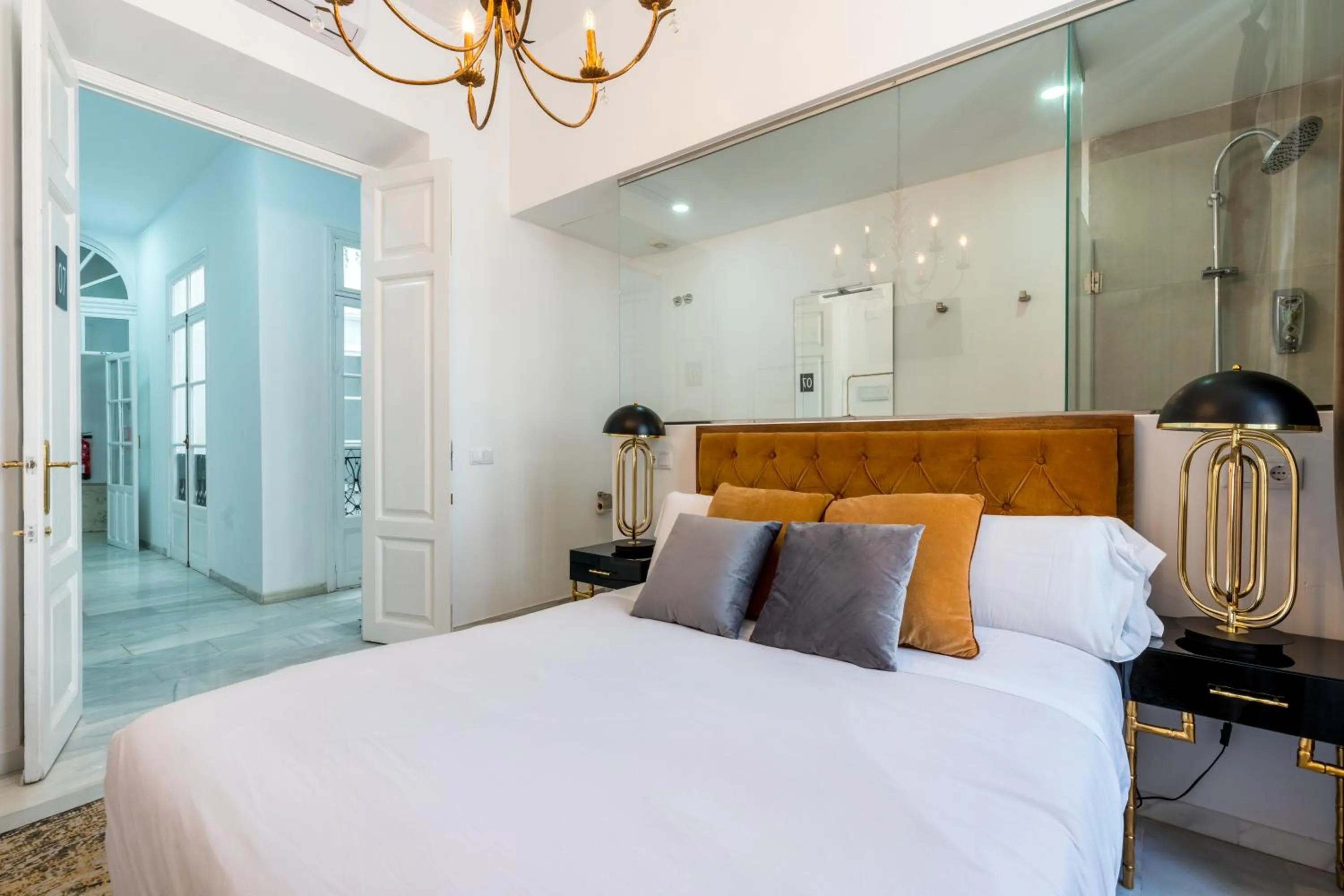 Photo of the whole room, Bed in Hostal Roomsole