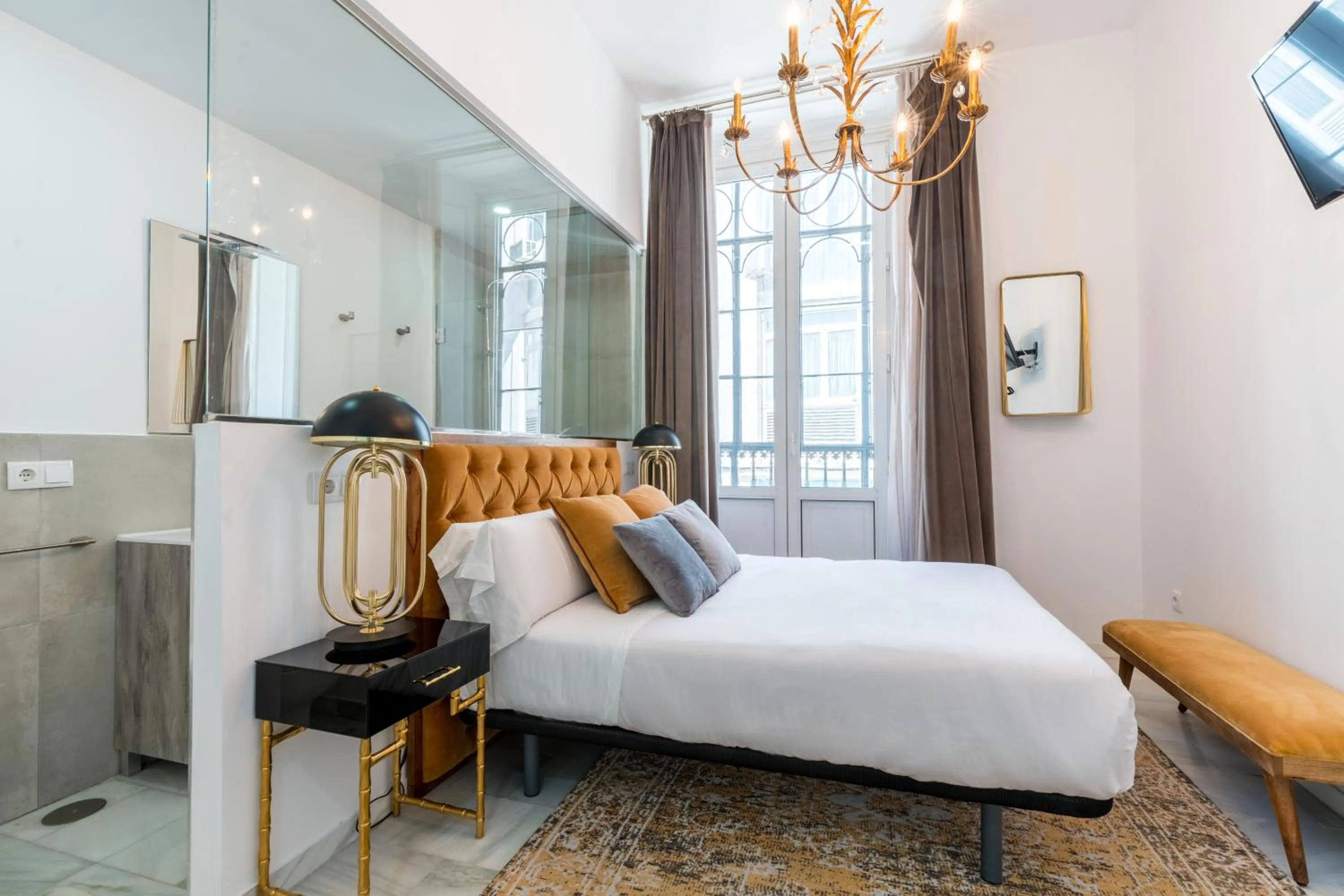 Photo of the whole room, Bed in Hostal Roomsole