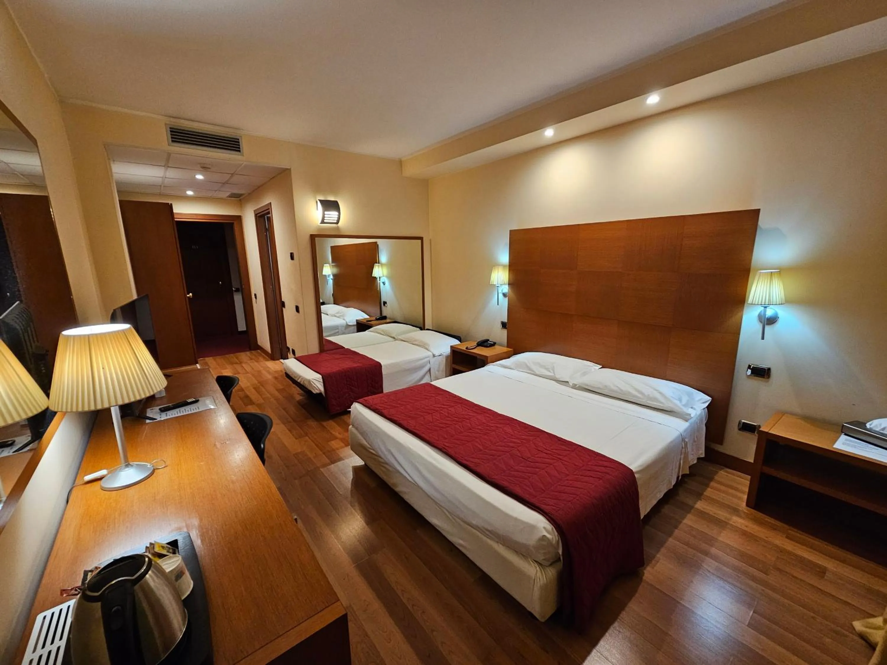 Bedroom, Bed in Luna Hotel Lago Maggiore Arona