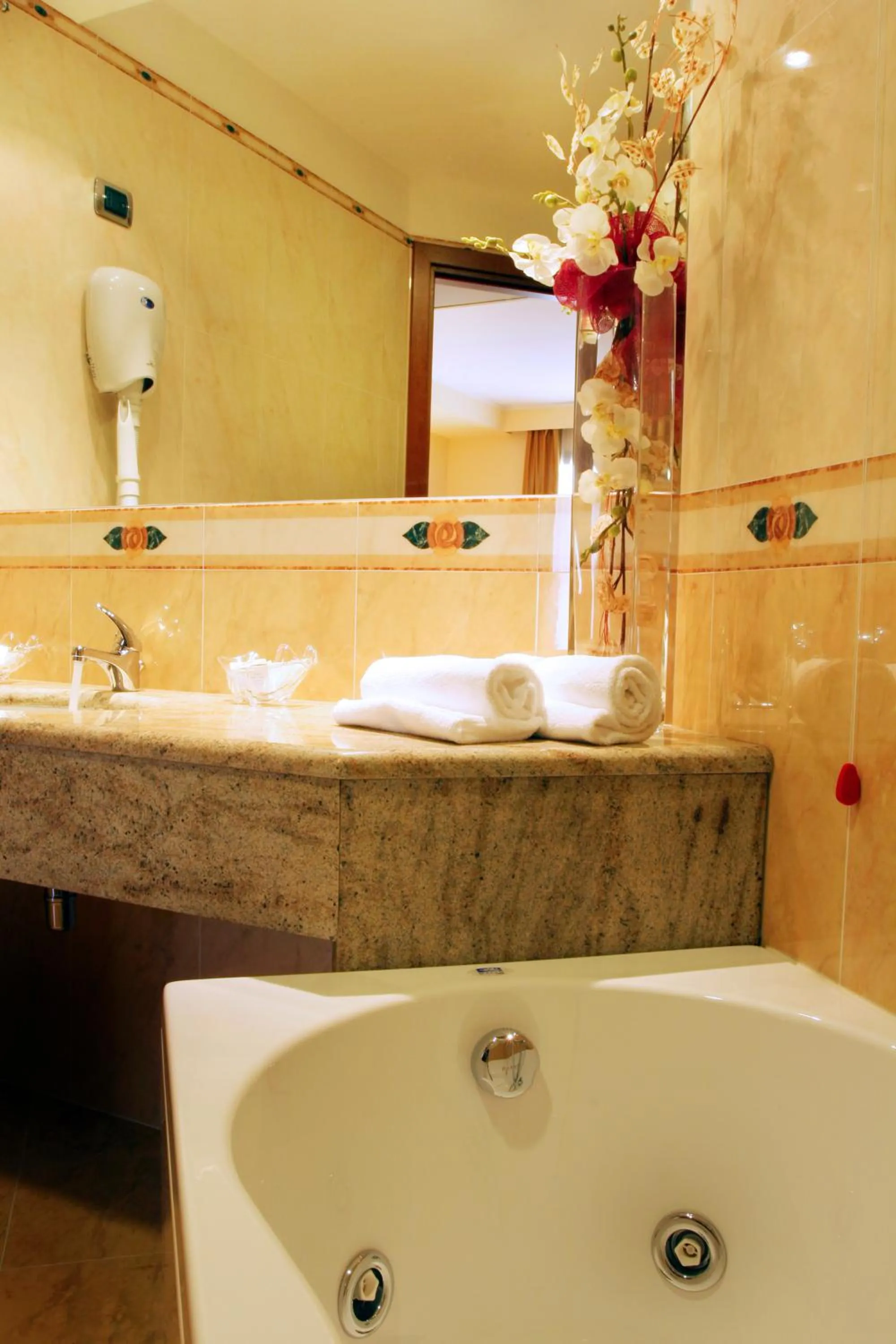 Bathroom in Luna Hotel Lago Maggiore Arona