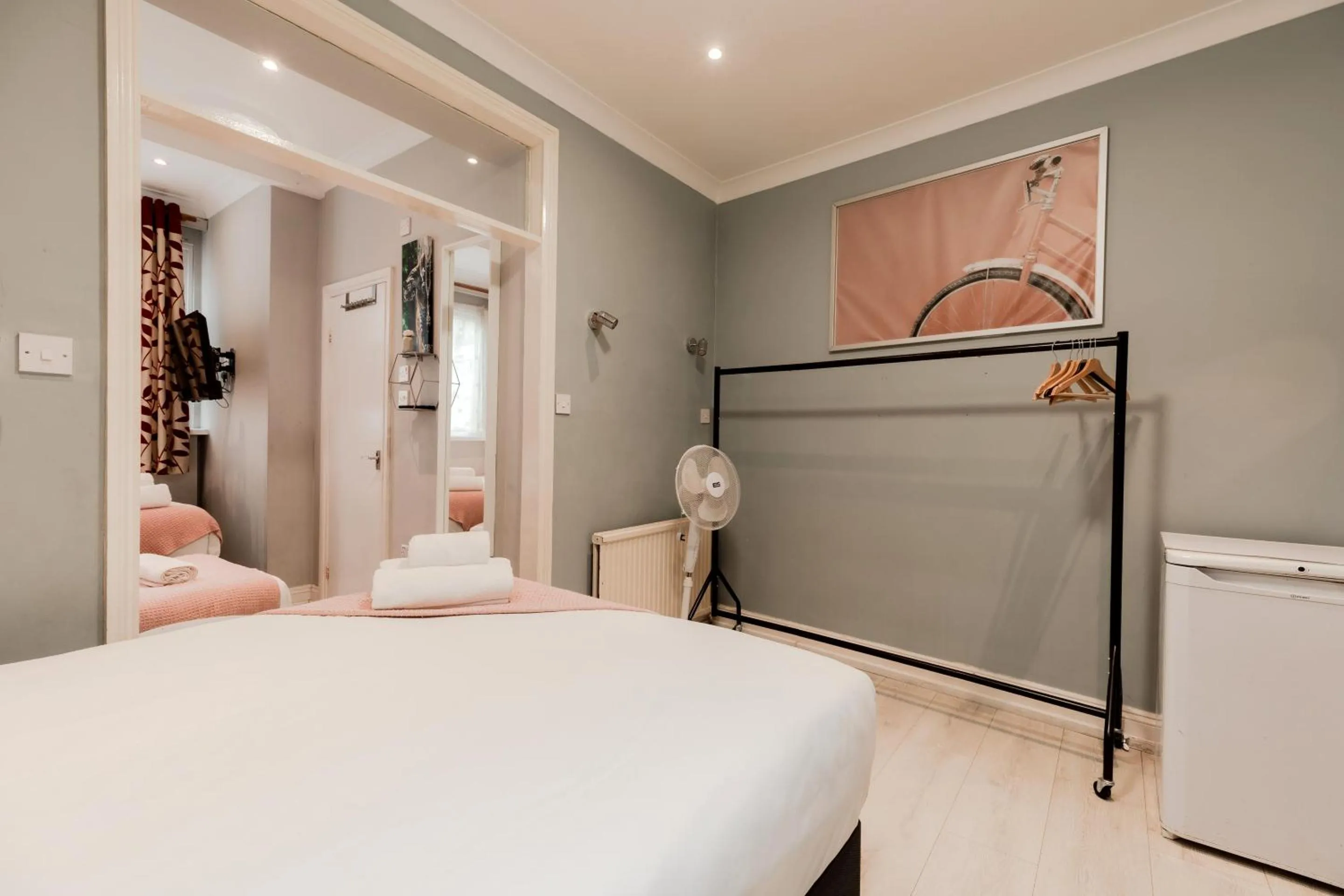 Bedroom, Bed in Orlando hotel