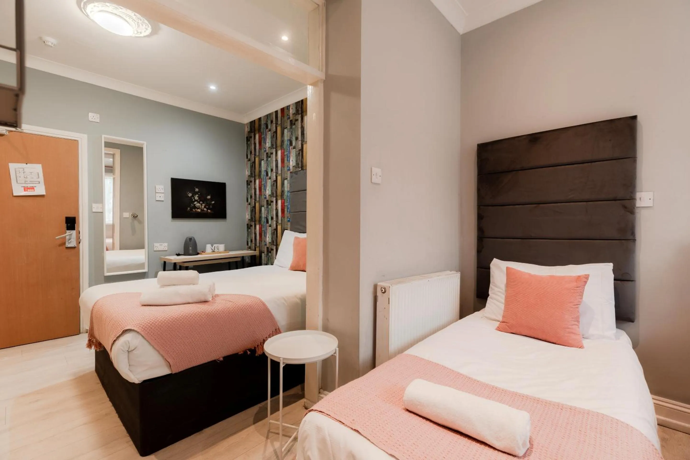 Bedroom, Bed in Orlando hotel