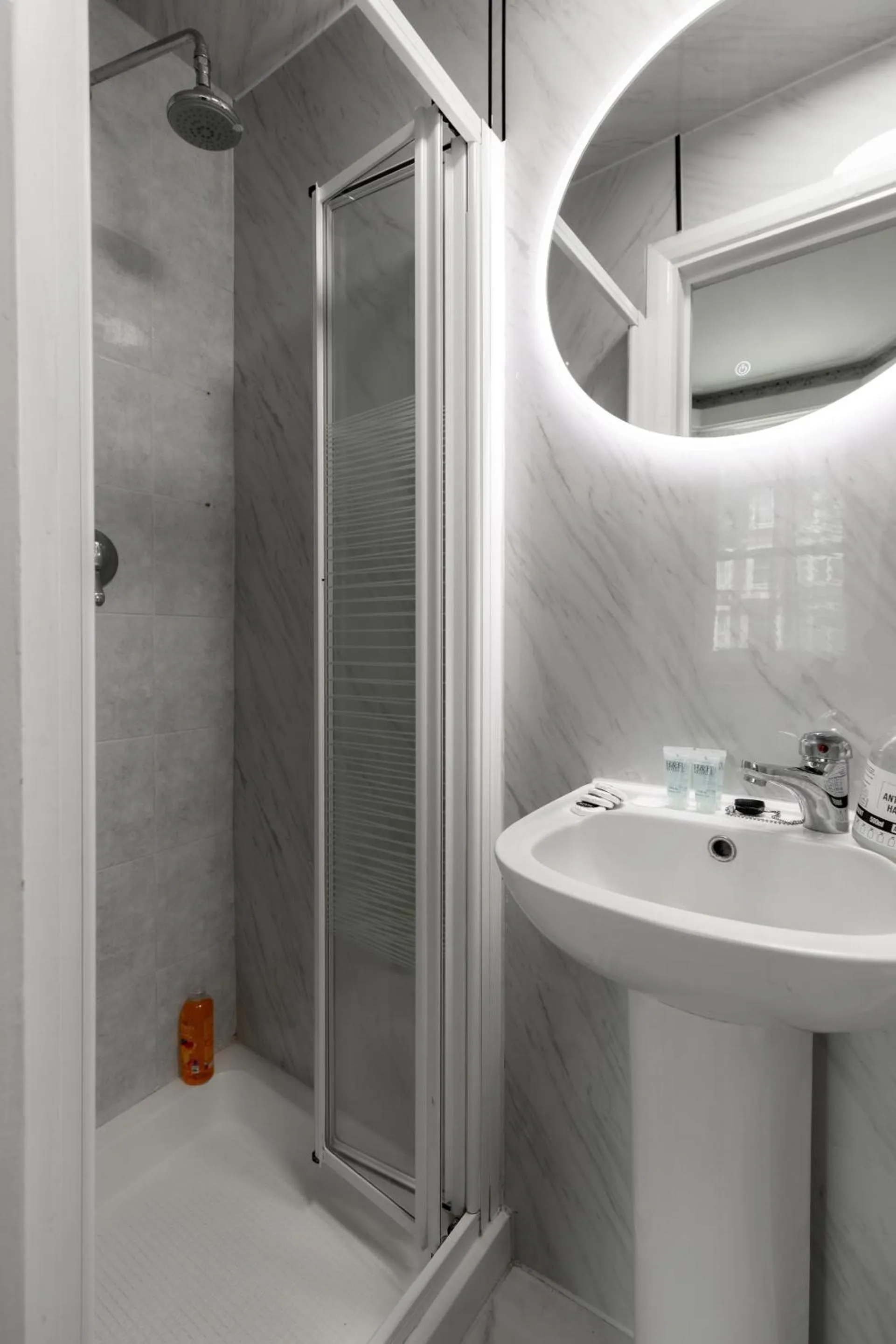 Bedroom in Orlando hotel