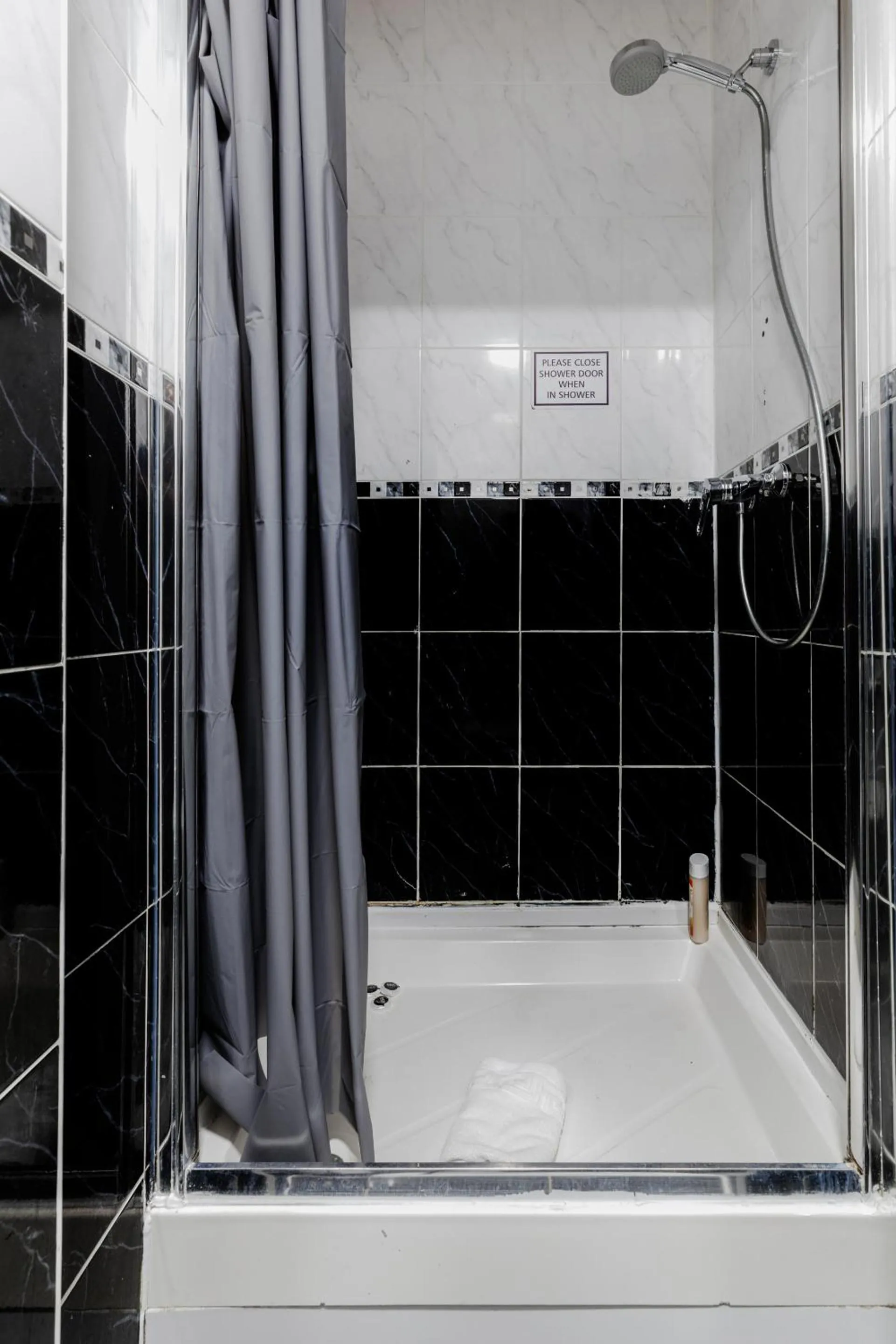 Bedroom in Orlando hotel