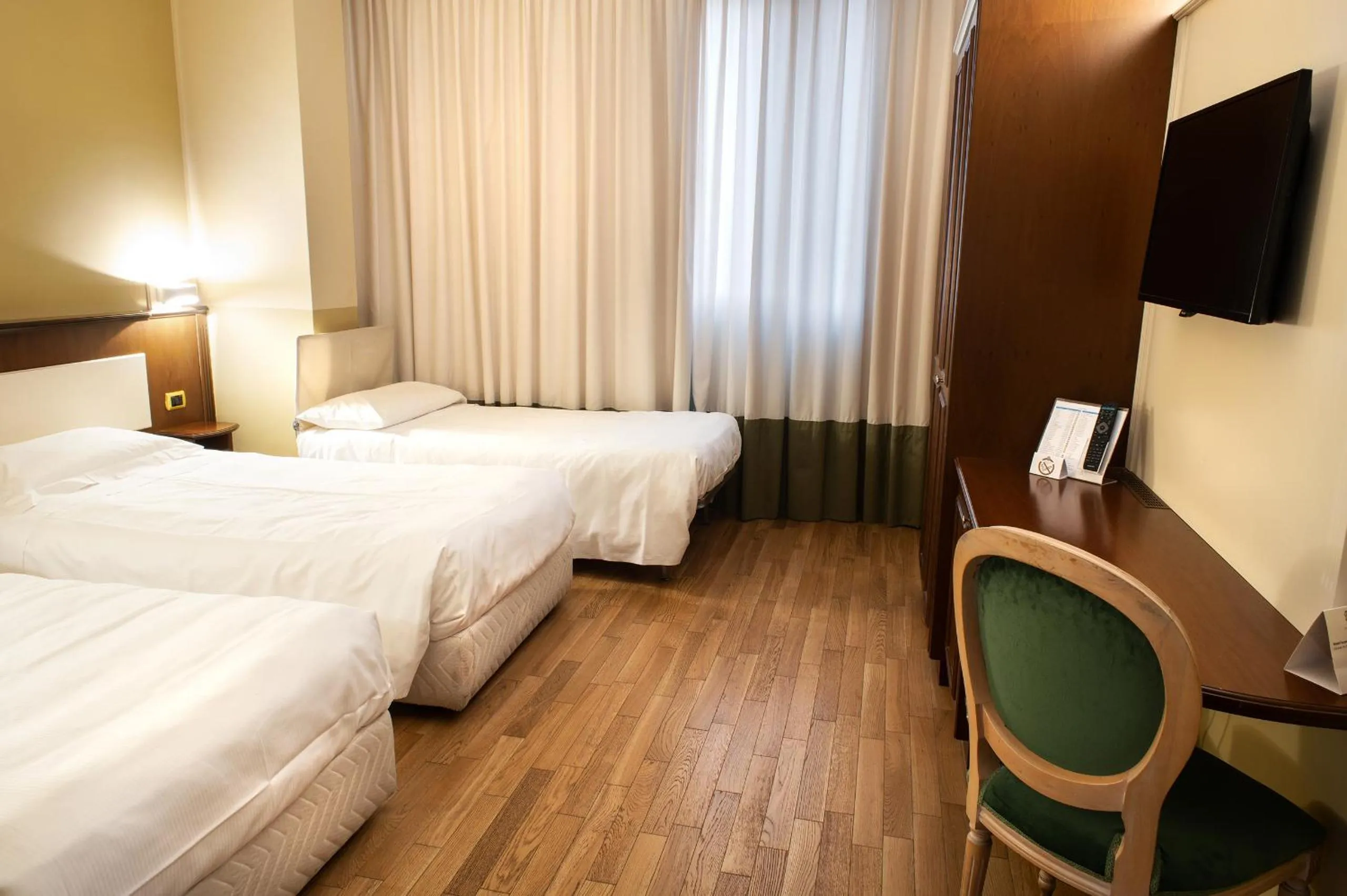 Photo of the whole room, Bed in Hotel Alga