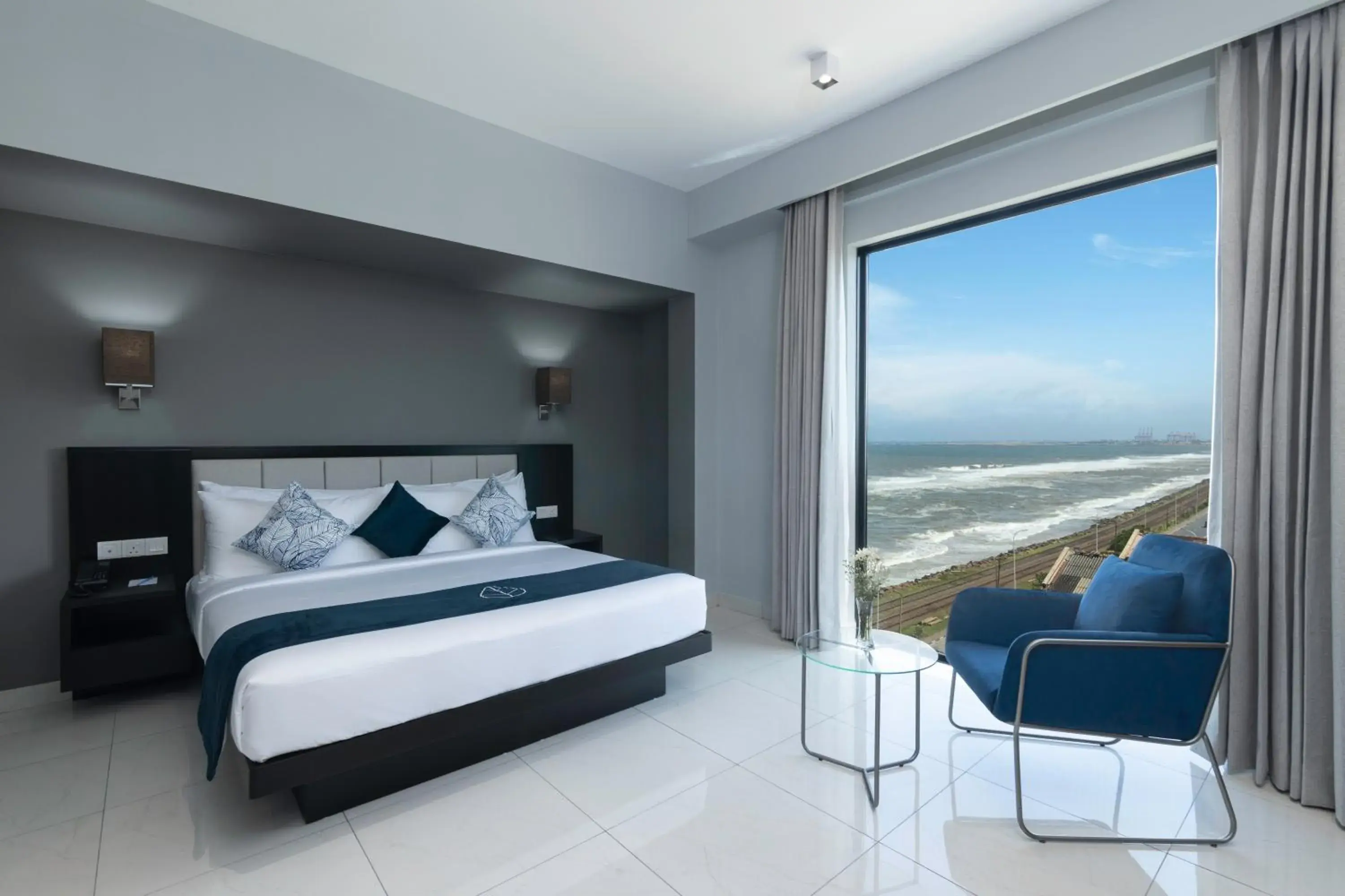 Deluxe King Room Partial Sea View - single occupancy in MaRadha Colombo Deluxe King Room Partial Sea View - single occupancy in MaRadha Colombo