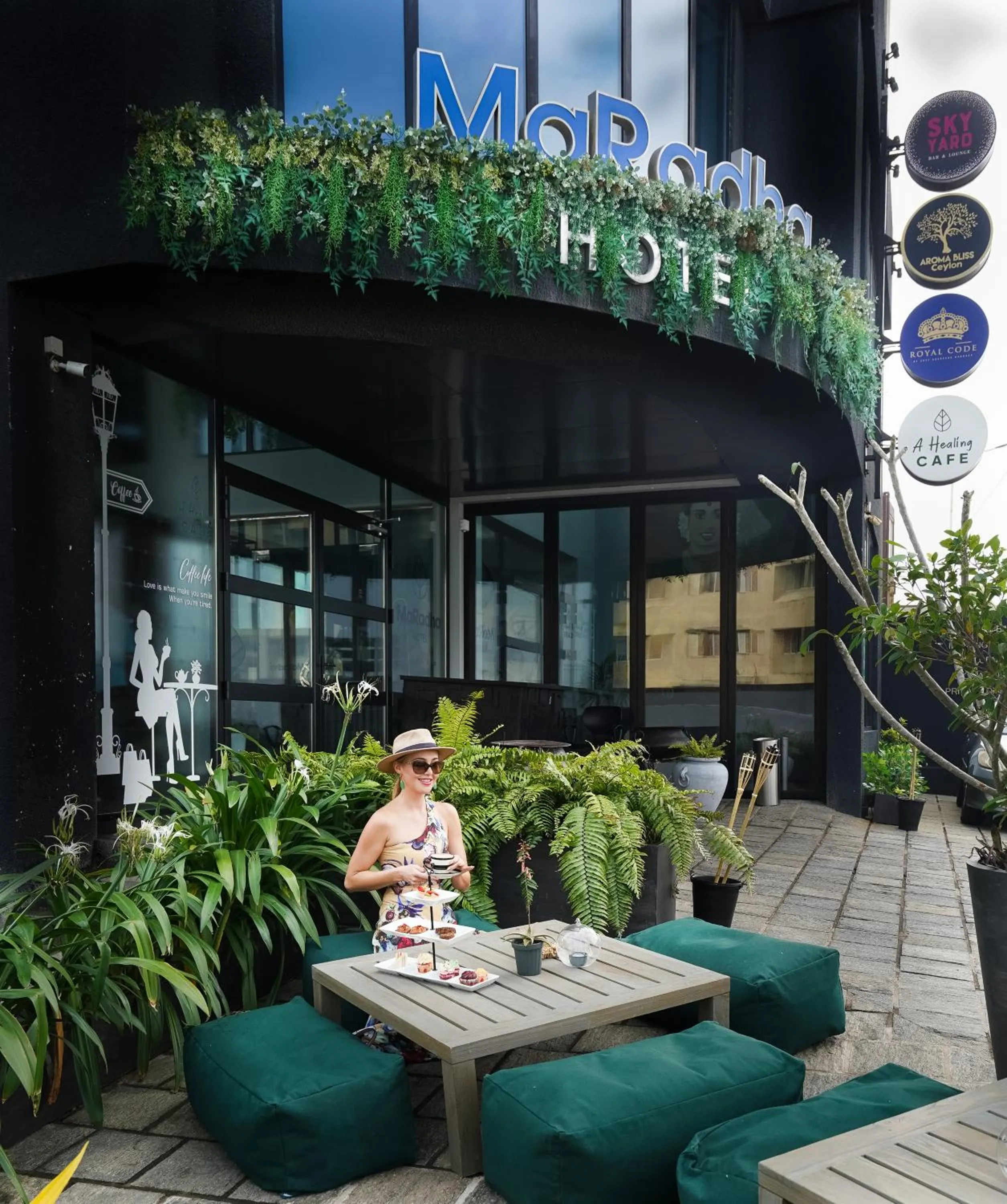 Restaurant/places to eat in MaRadha Colombo