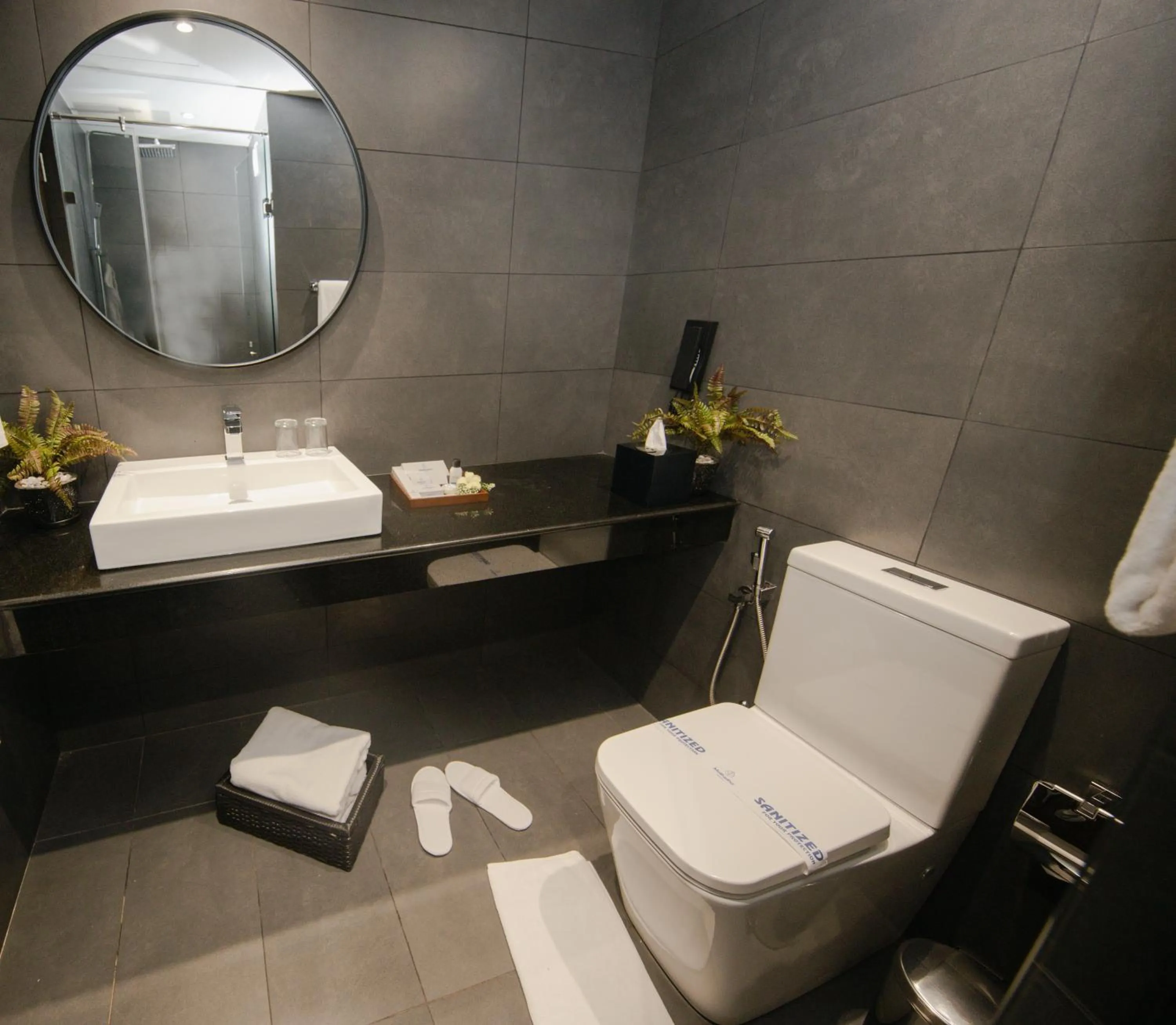 Shower in MaRadha Colombo