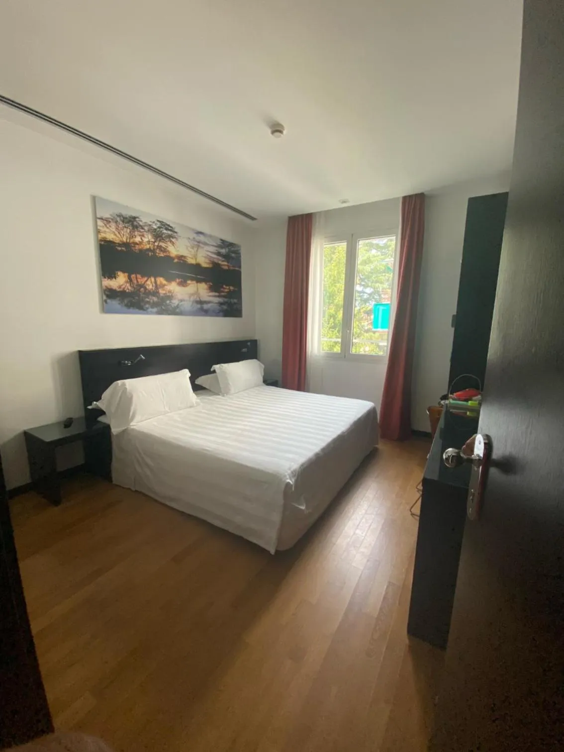 Photo of the whole room, Bed in Card International Hotel