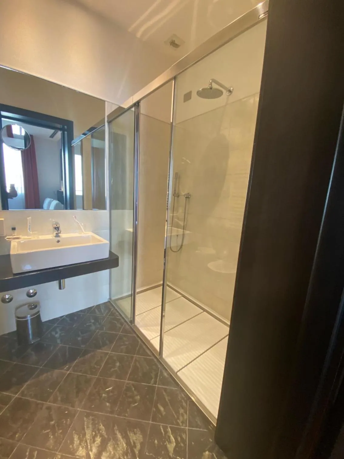 Bathroom in Card International Hotel