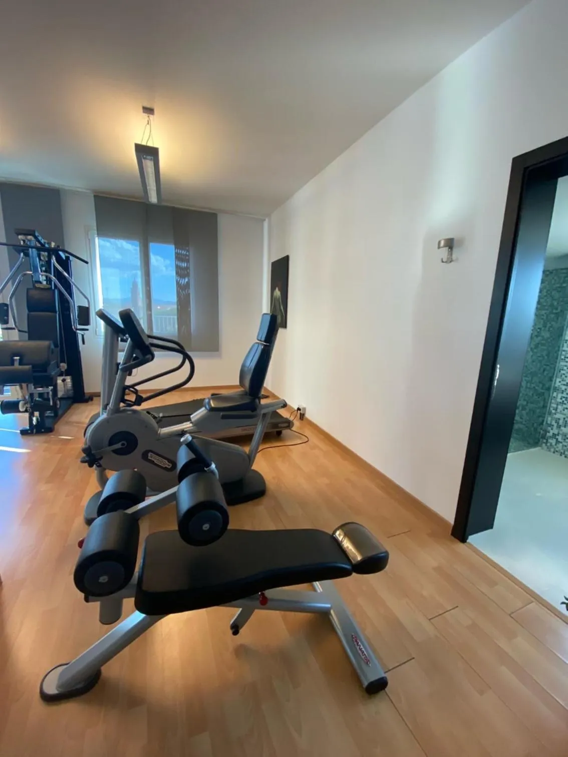 Fitness centre/facilities in Card International Hotel
