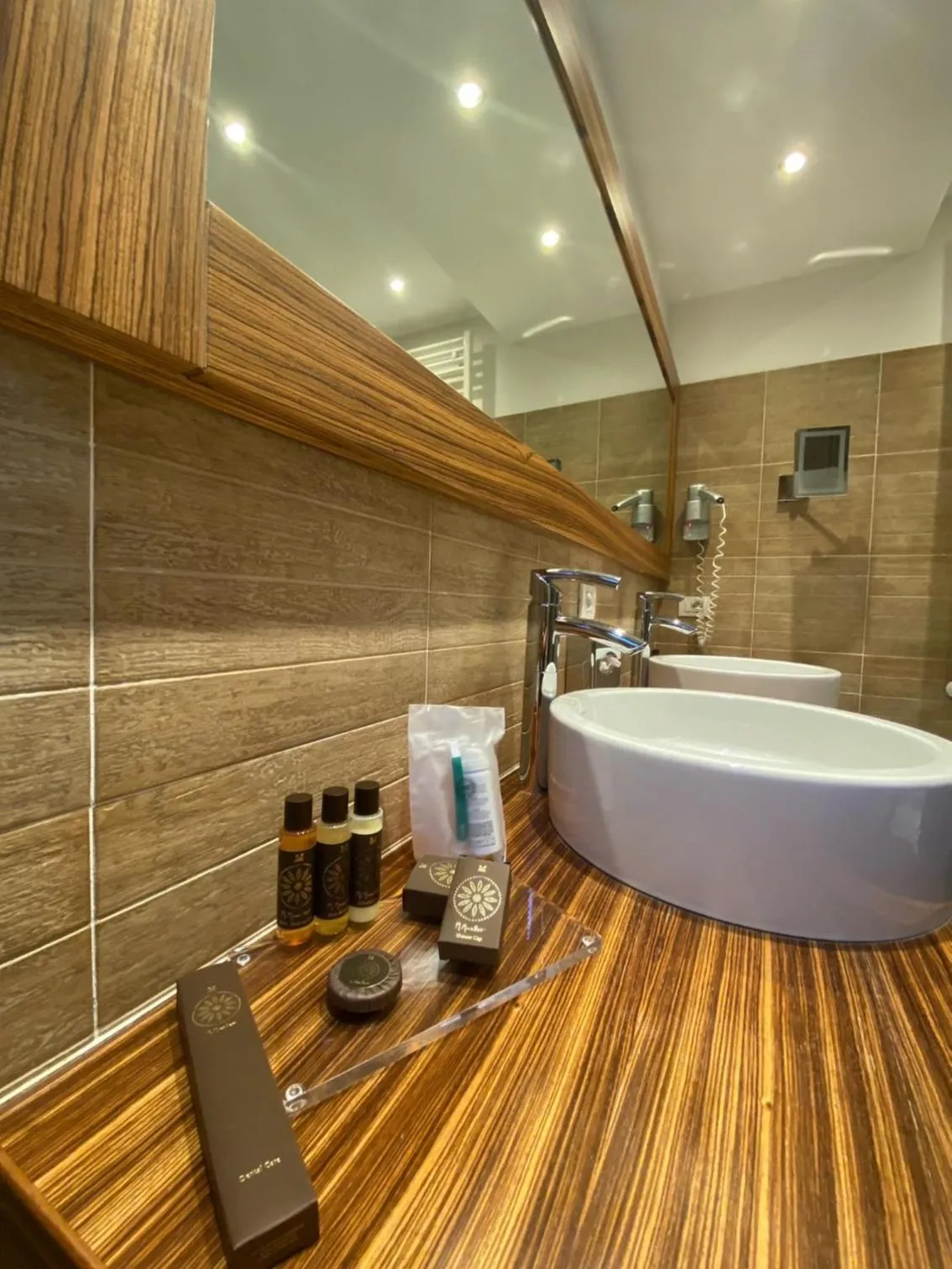 Bathroom in Card International Hotel