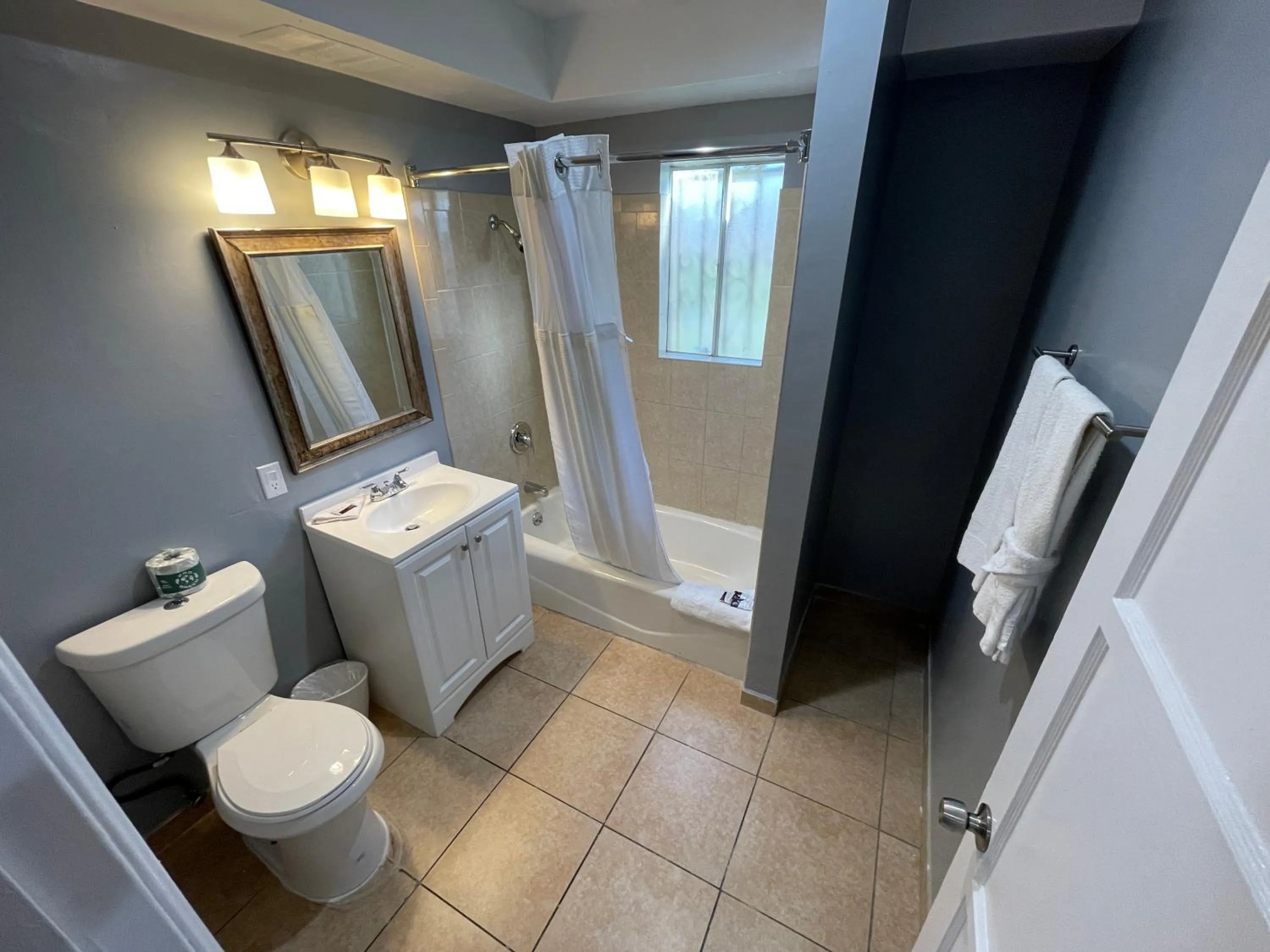 Bathroom in Cornett Motel