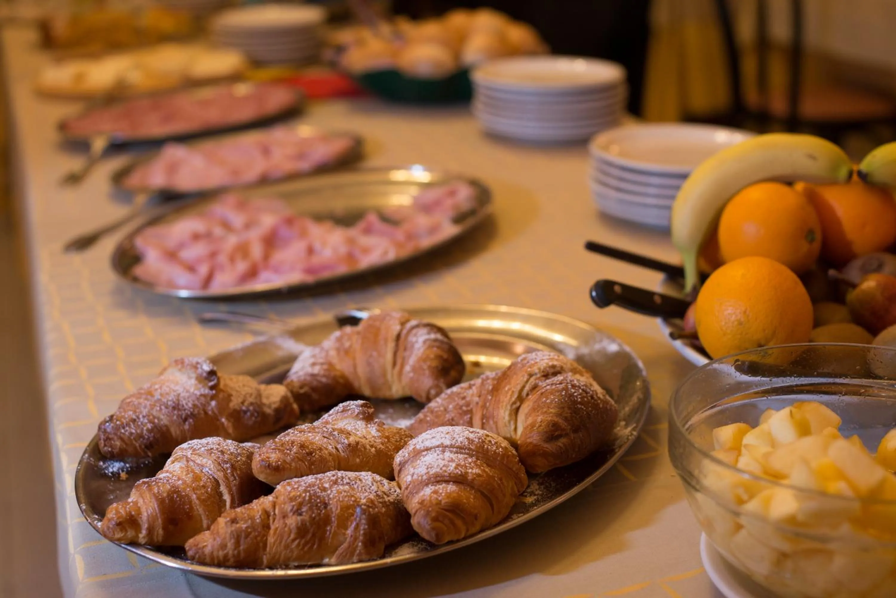 Restaurant/places to eat in Hotel Salus