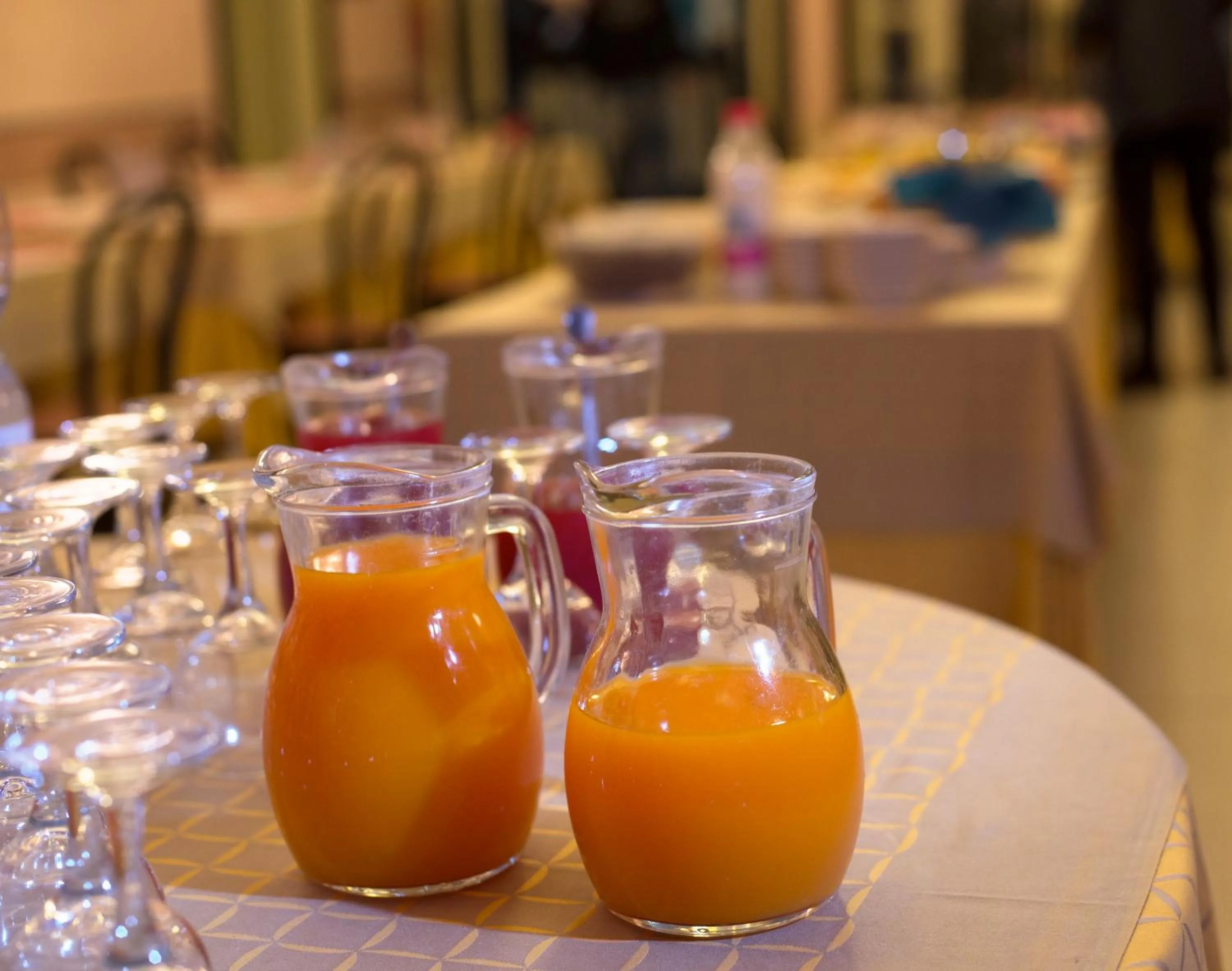 Restaurant/places to eat in Hotel Salus