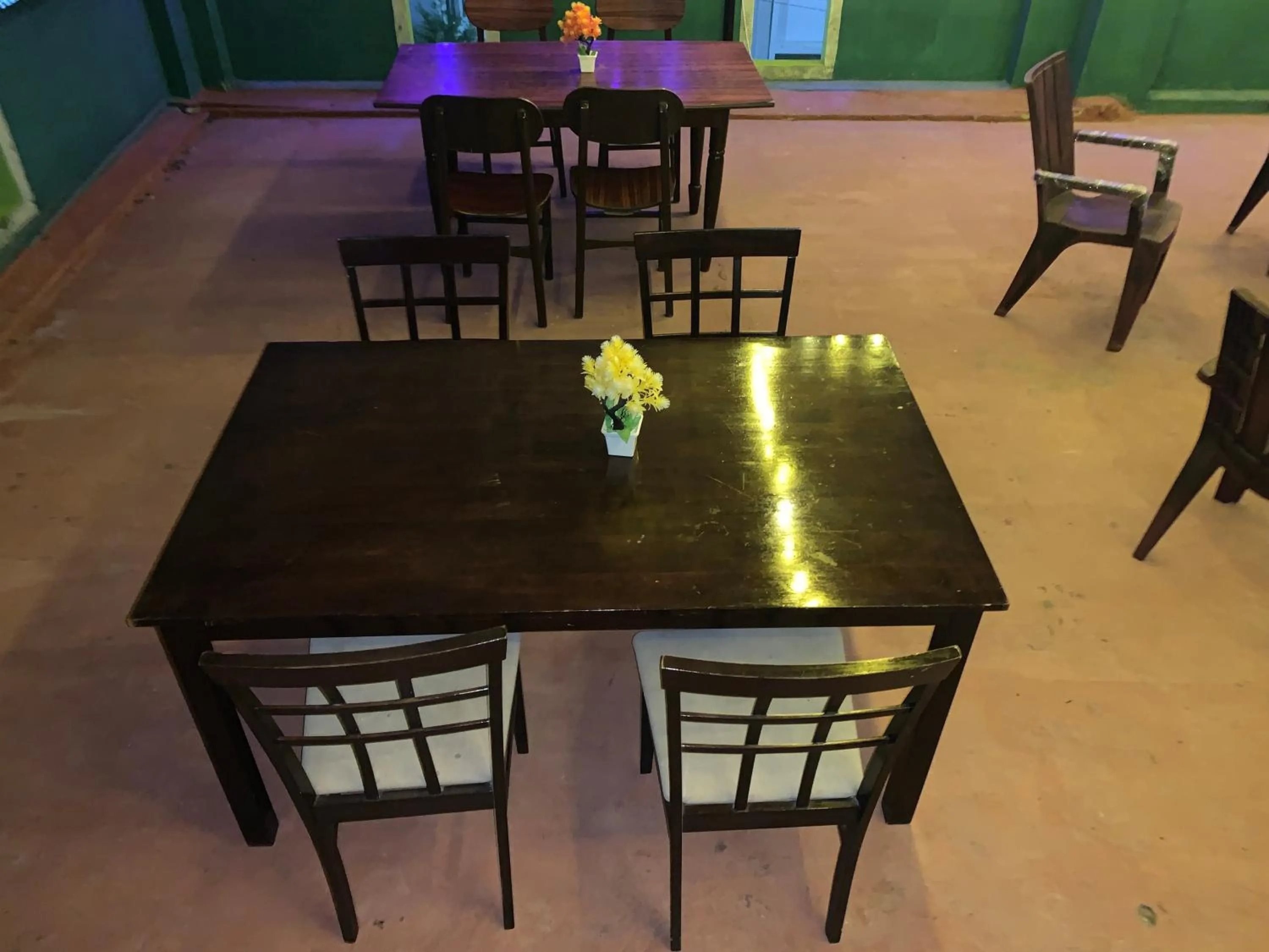 Restaurant/places to eat in Kodai Pinetree Residency