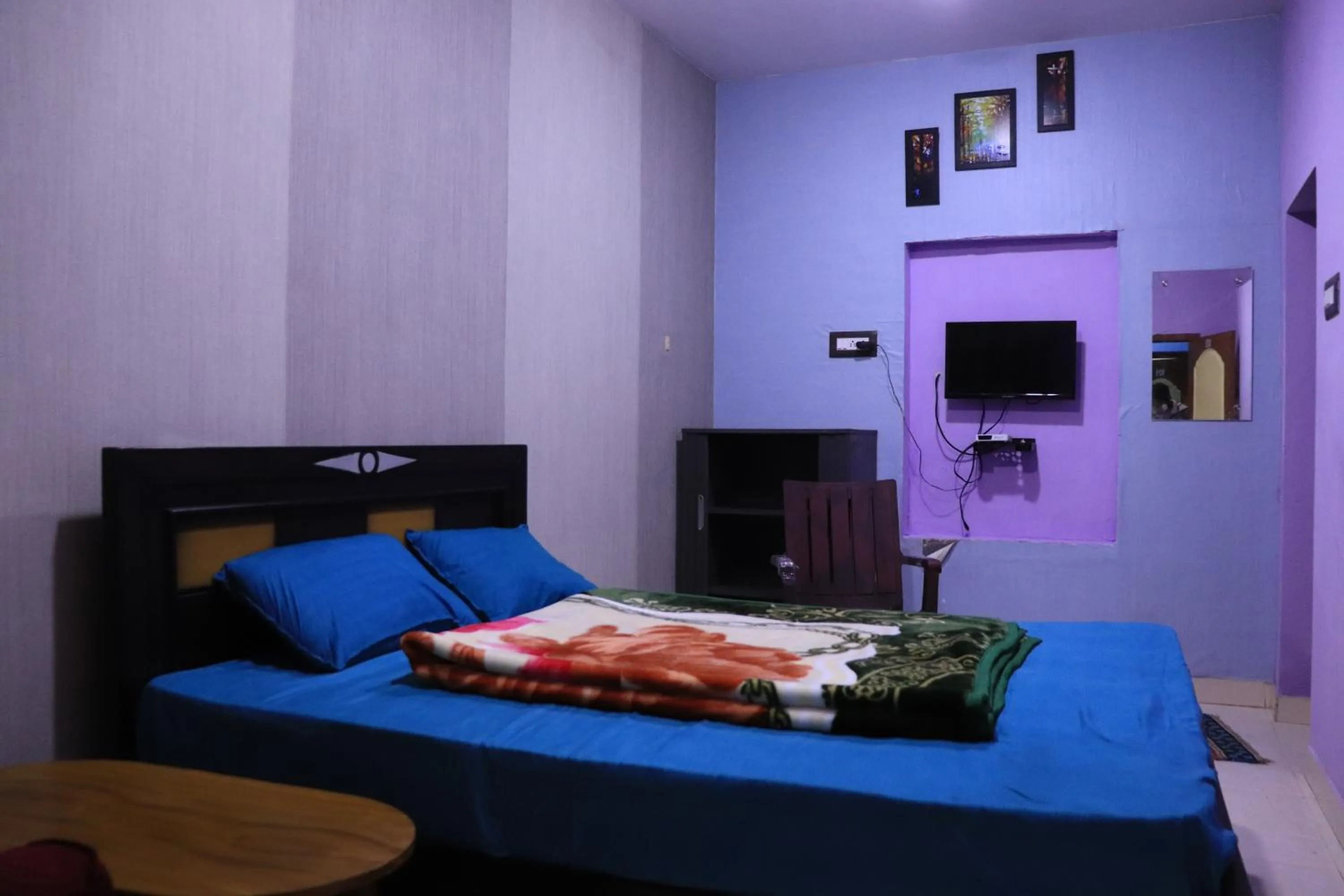 Bed in Kodai Pinetree Residency