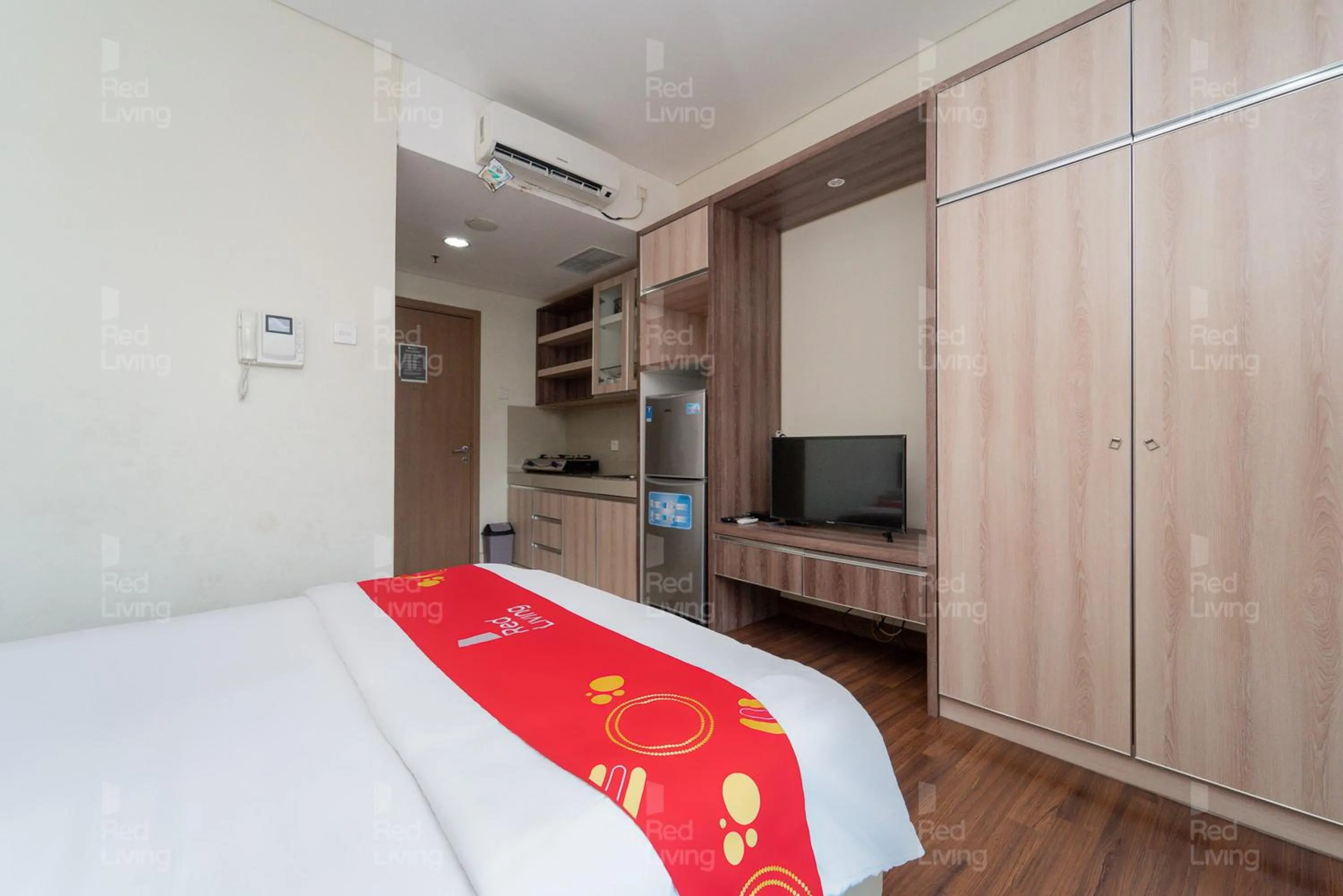 Bedroom, Bed in RedLiving Apartemen Puri Orchard - Tower Magnolia