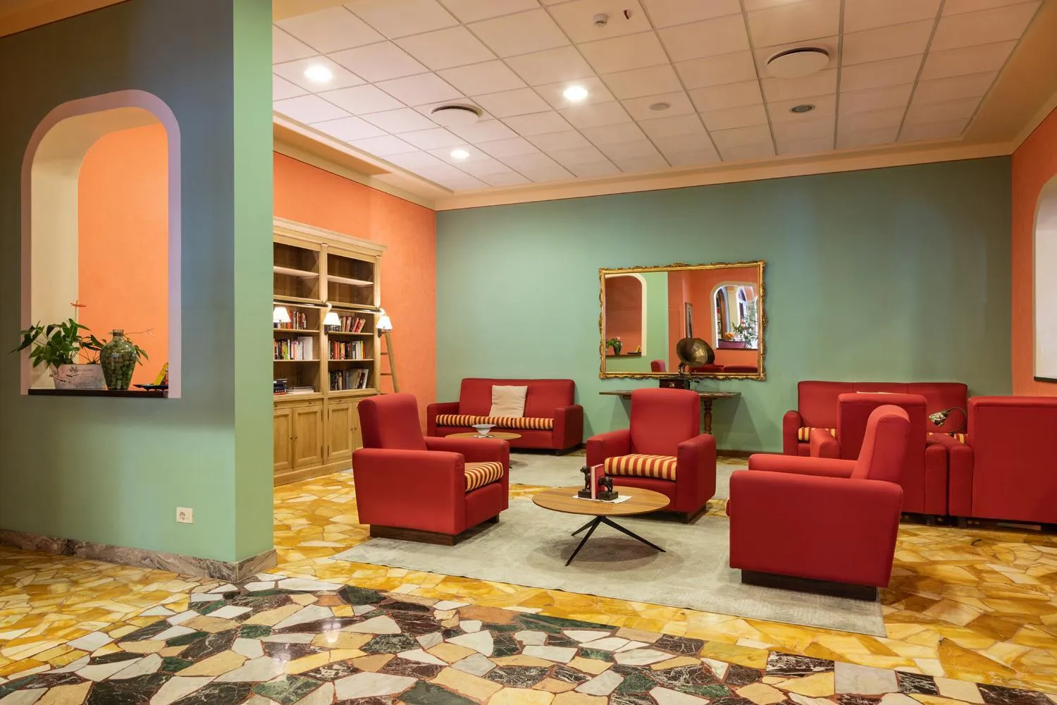 Library in Hotel Columbia Terme