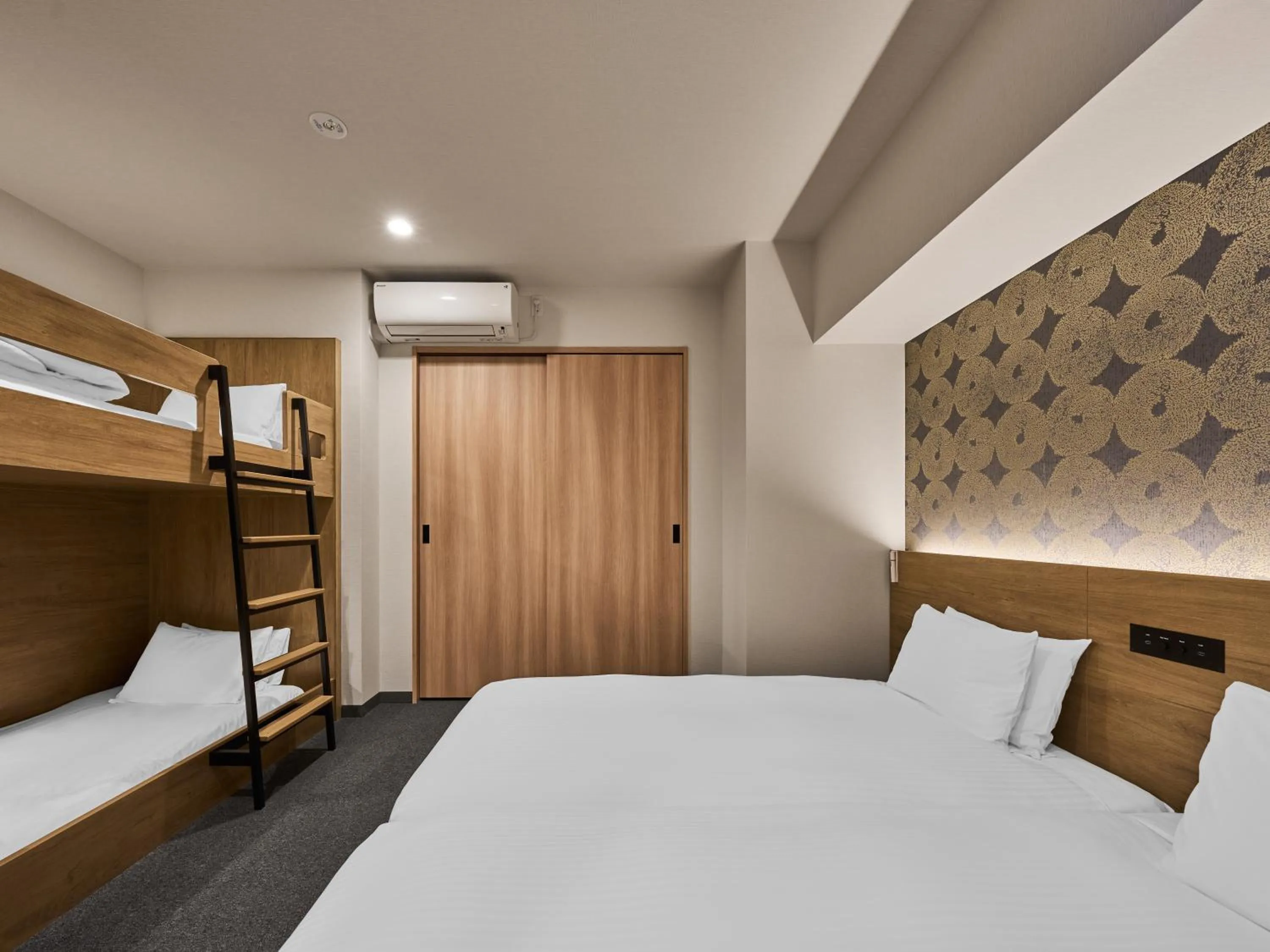 Photo of the whole room, Bed in MIMARU Tokyo Kinshicho