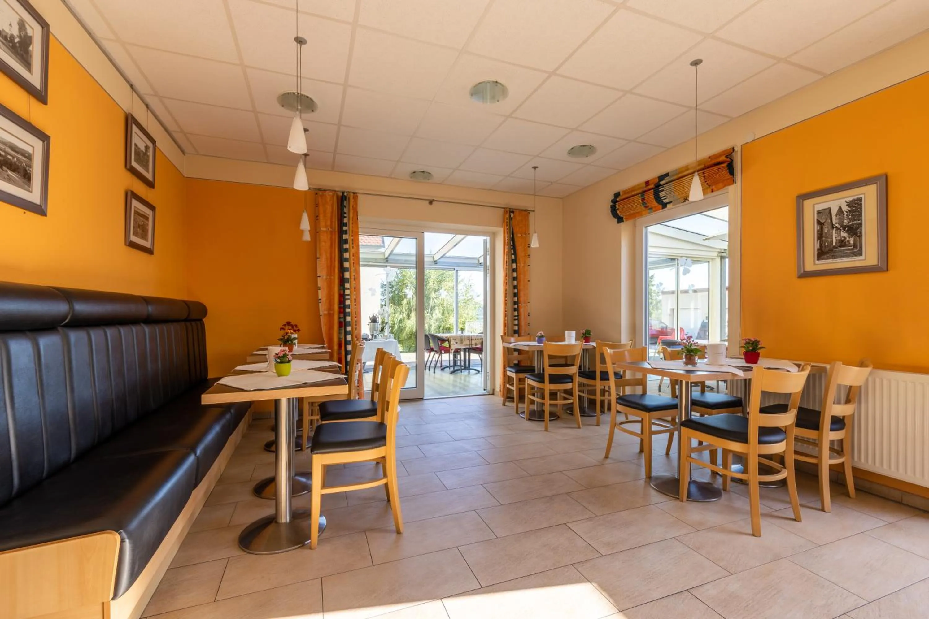 Dining area in Gästehaus Kleeberger