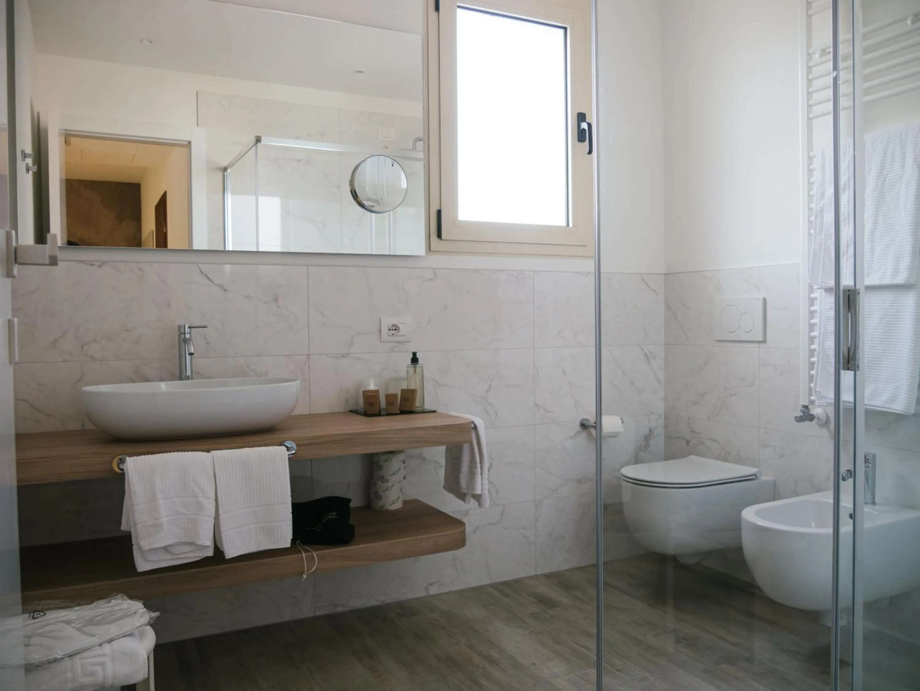 Shower in Hotel Bristol