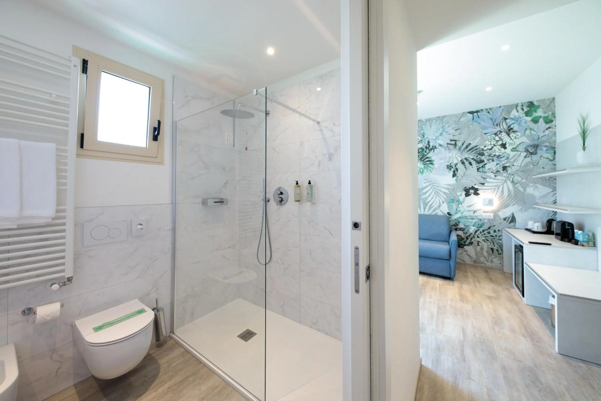 Shower in Hotel Bristol