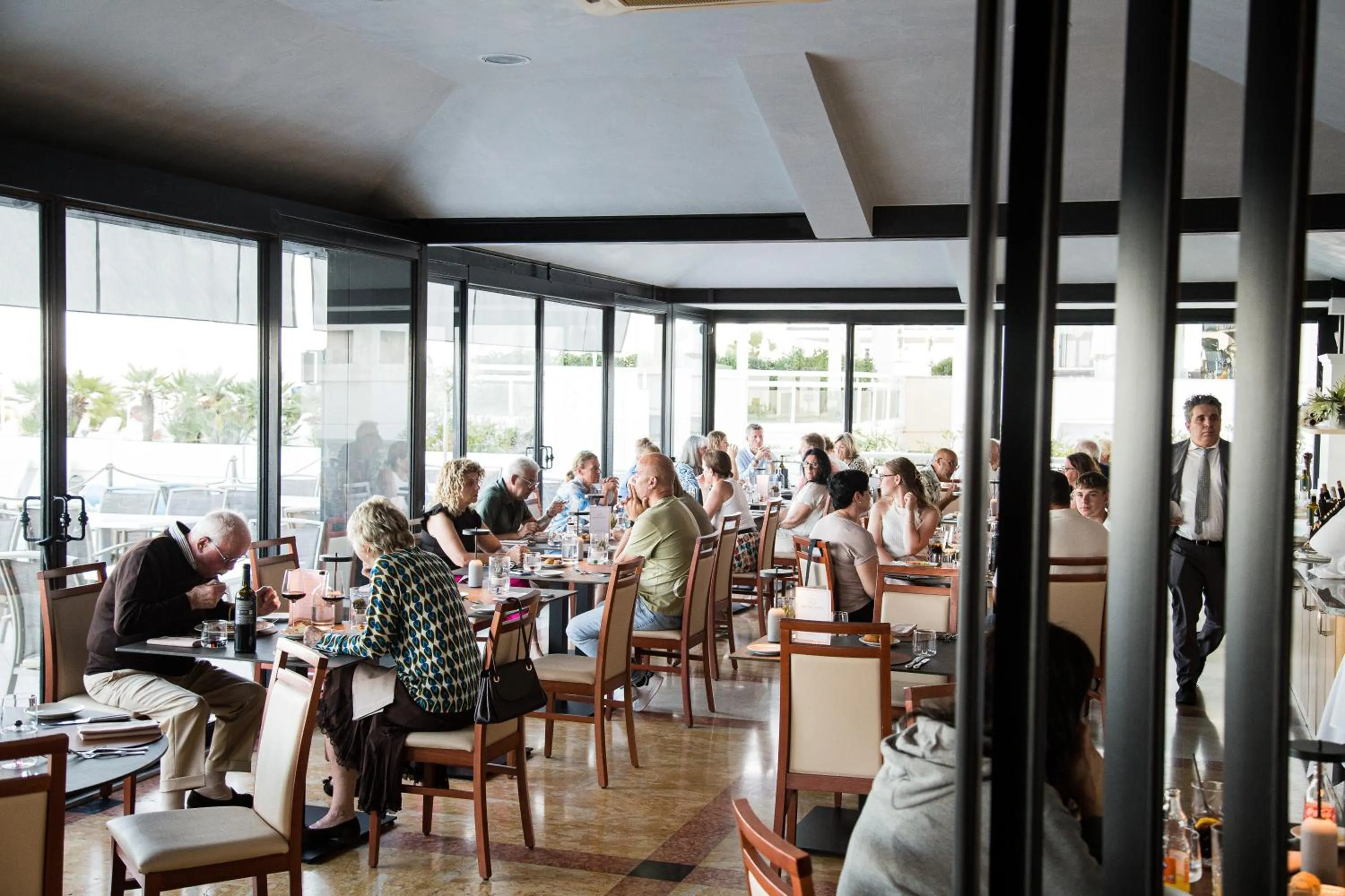 Restaurant/places to eat in Hotel Bristol