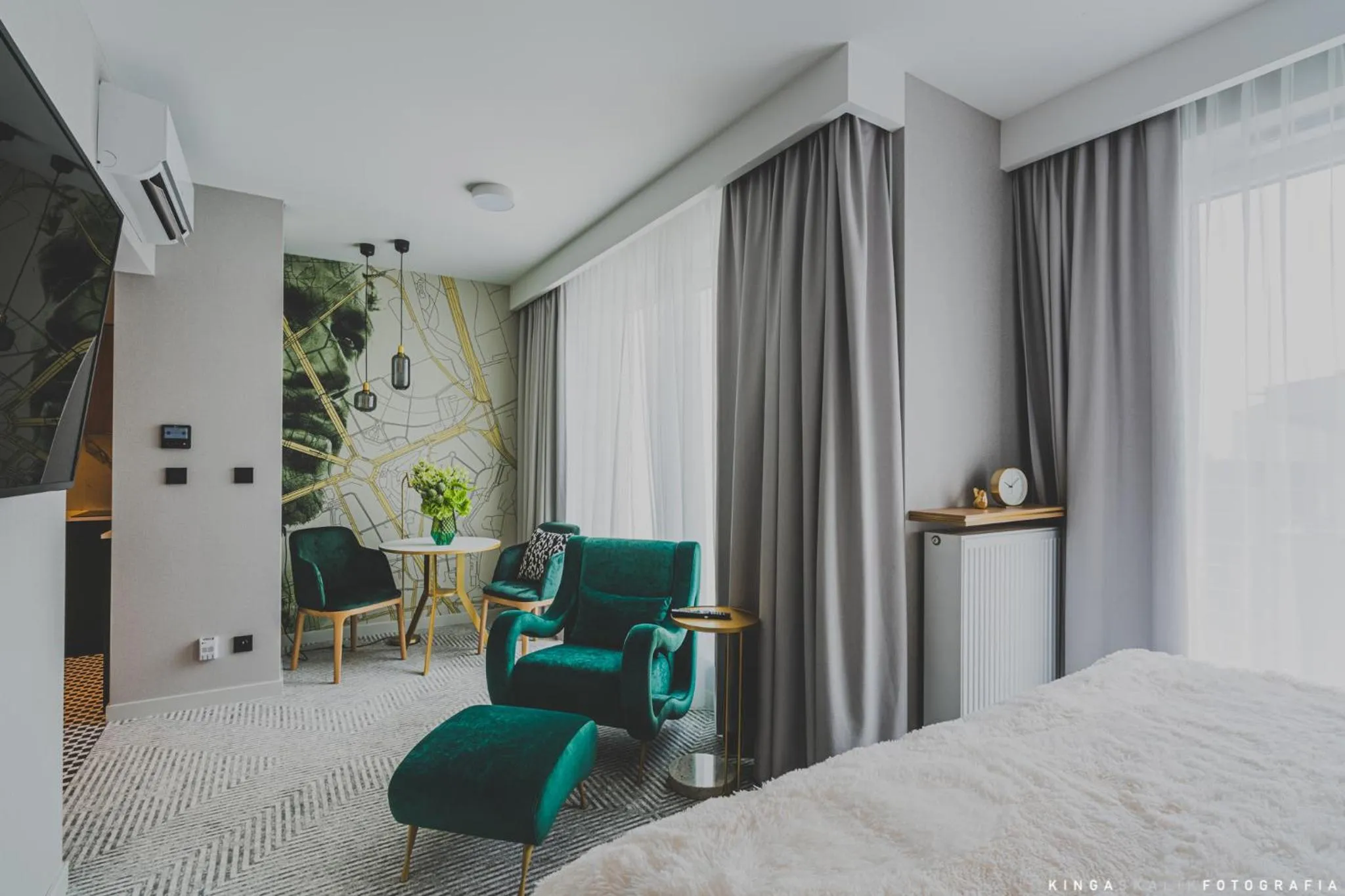 Bed in Royal Tulip Warsaw Centre