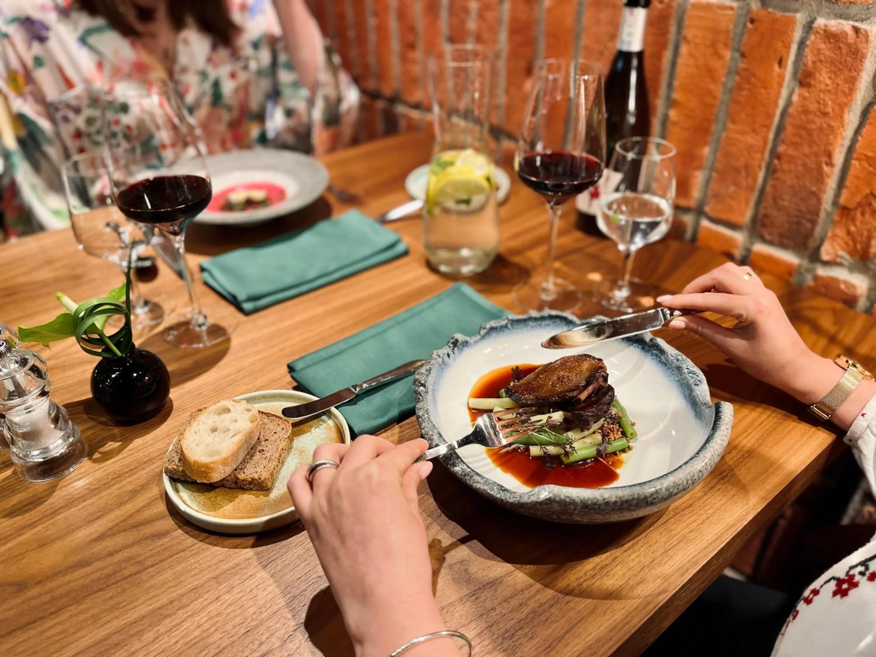 Restaurant/places to eat in Royal Tulip Warsaw Centre